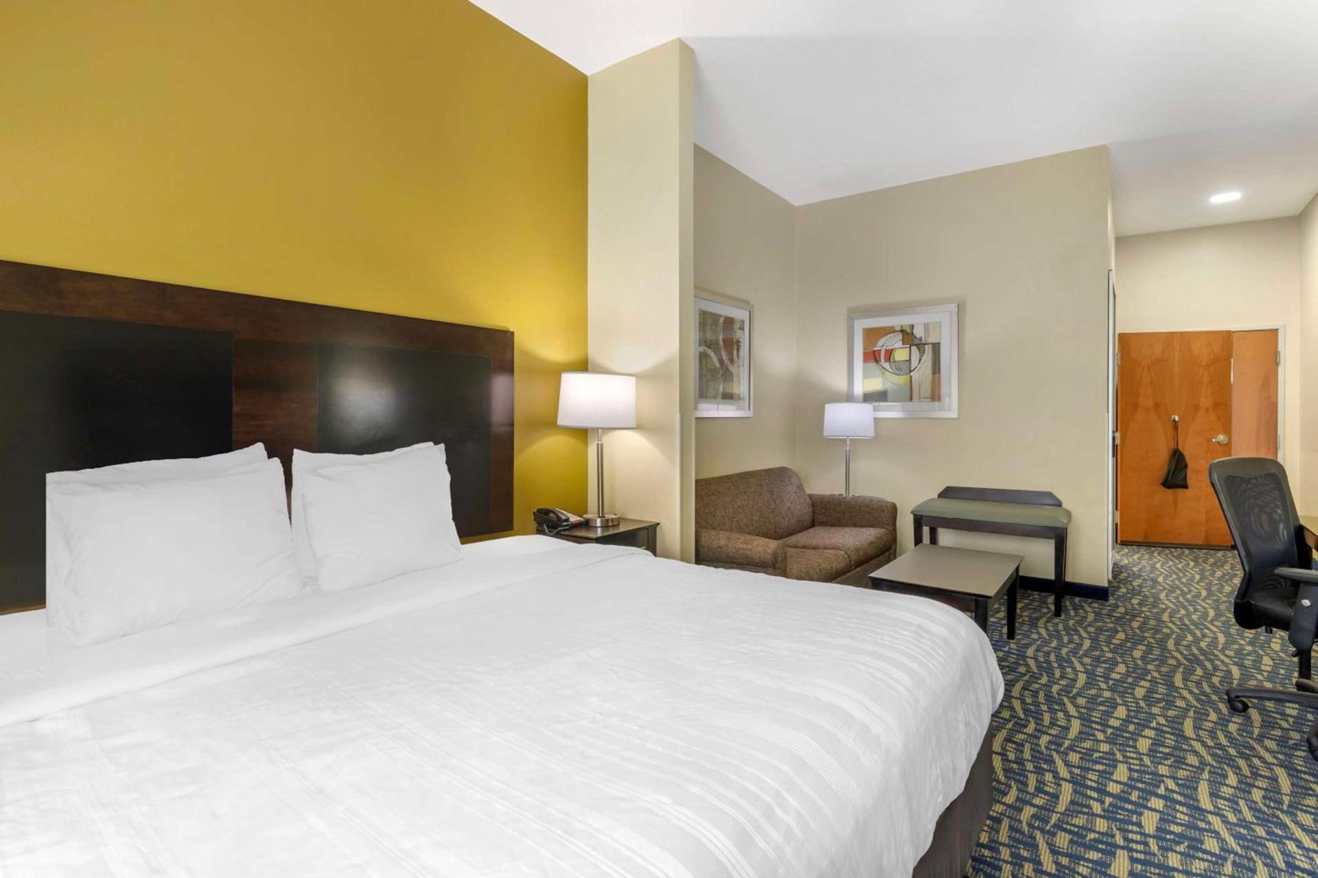 Best Western Plus Brunswick Inn & Suites photo 15