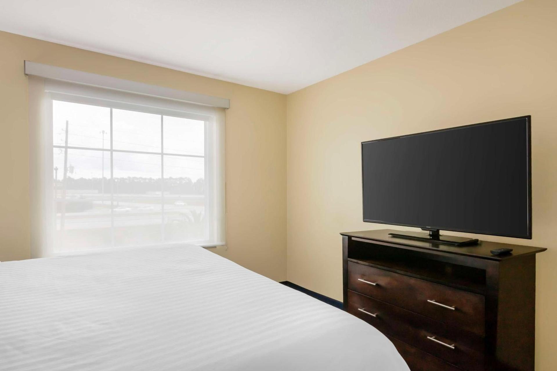 Best Western Plus Brunswick Inn & Suites photo 25