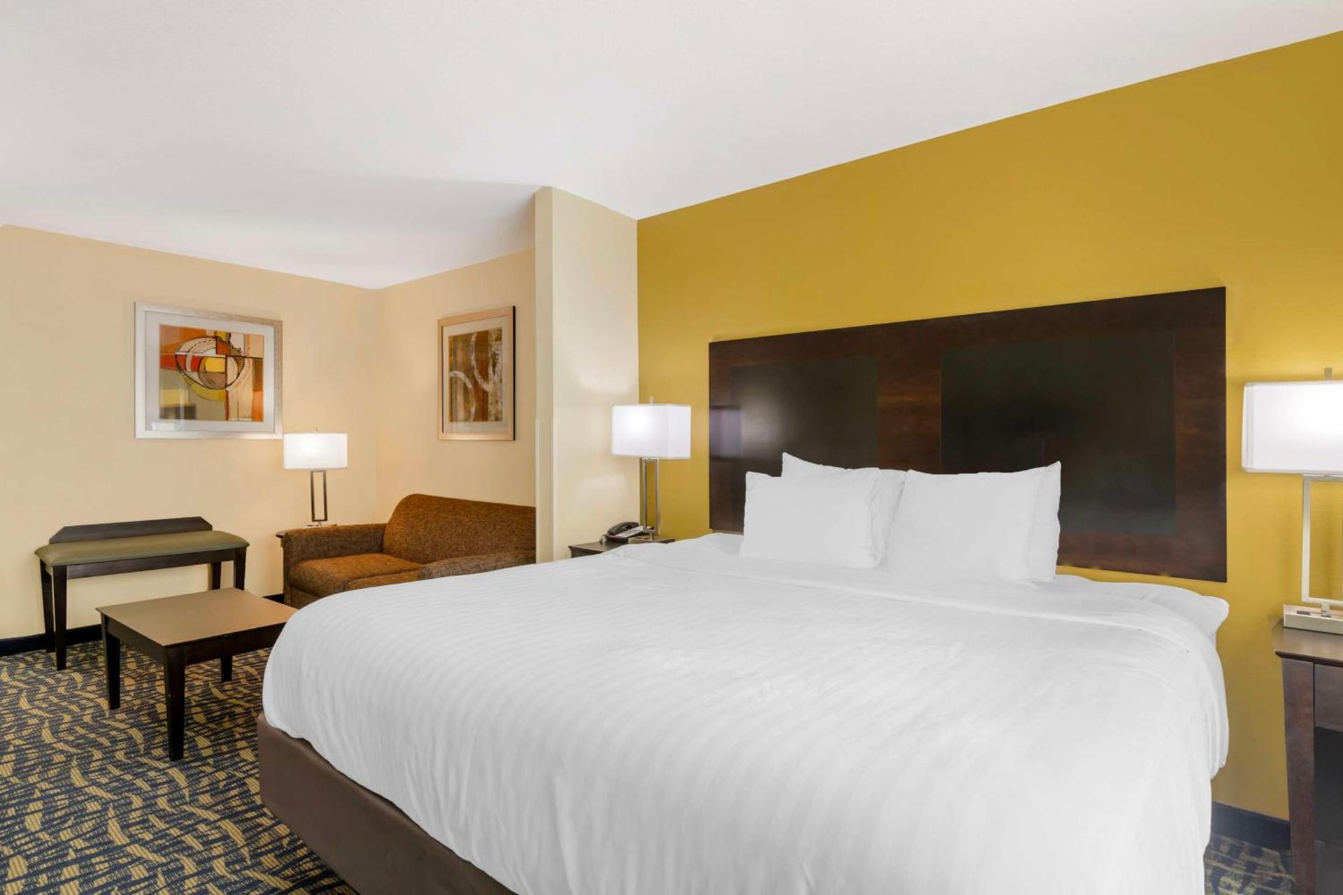 Best Western Plus Brunswick Inn & Suites photo 27