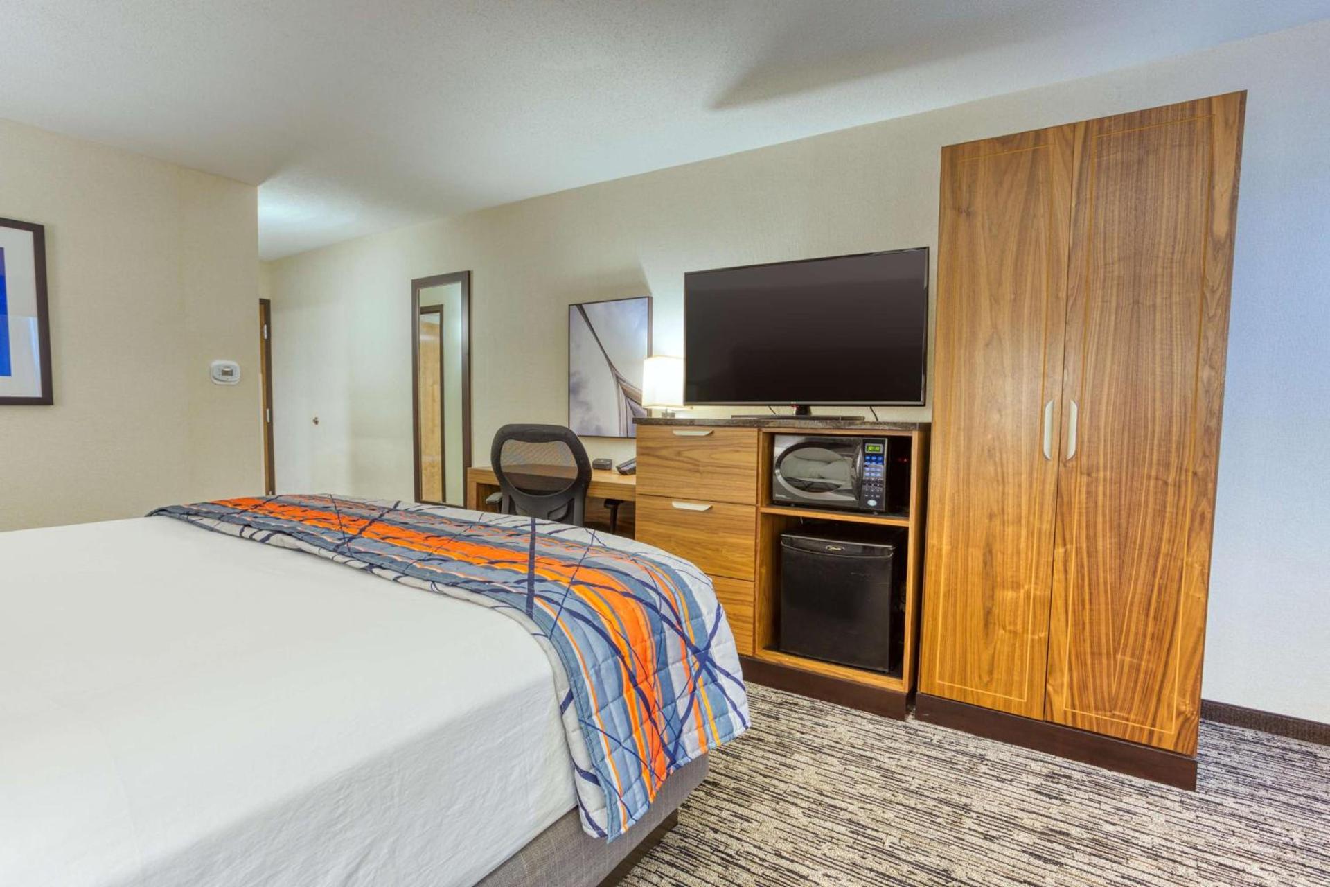 Drury Inn and Suites St Louis Collinsville photo 11