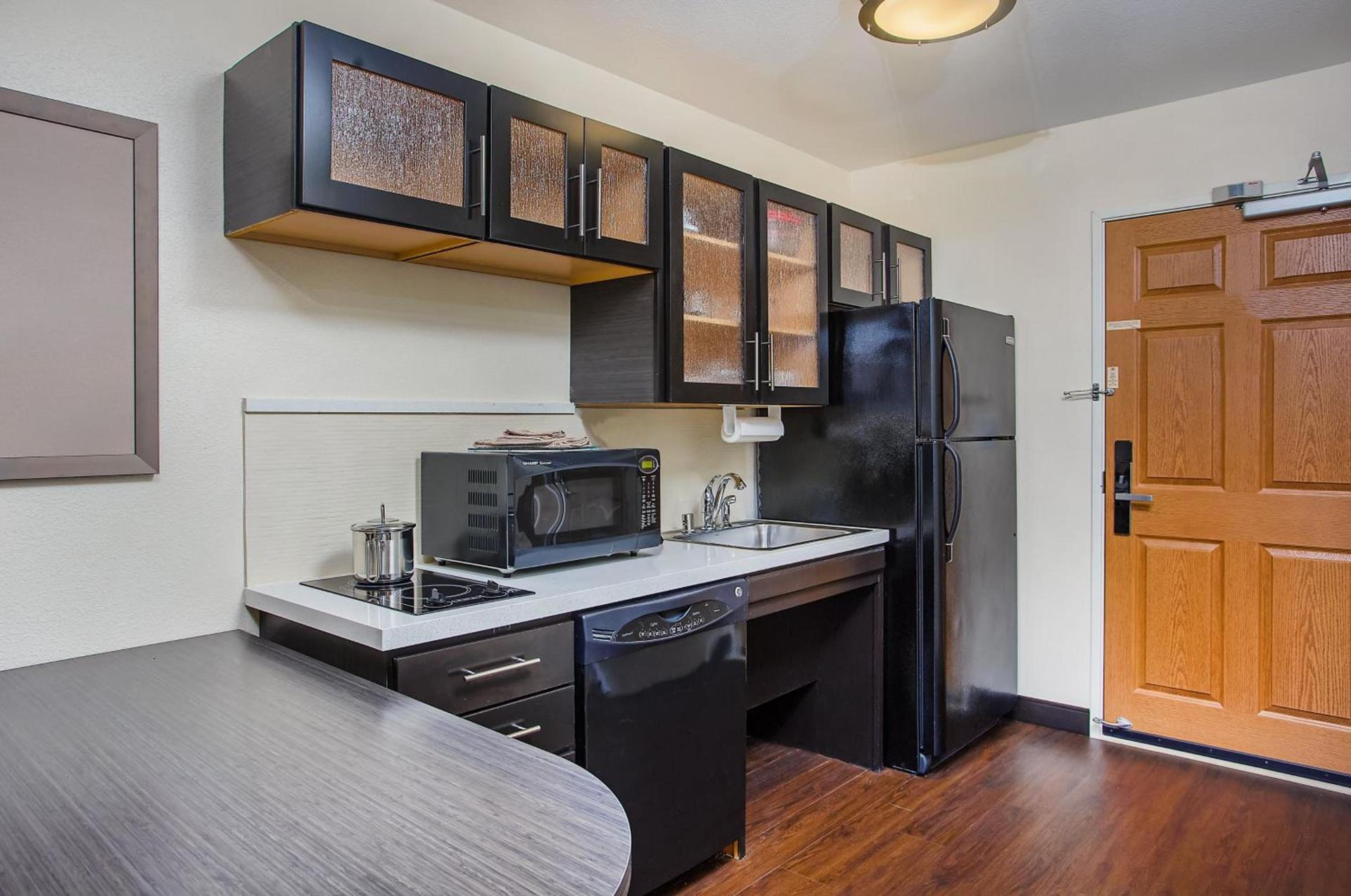 Candlewood Suites Bowling Green by IHG photo 8