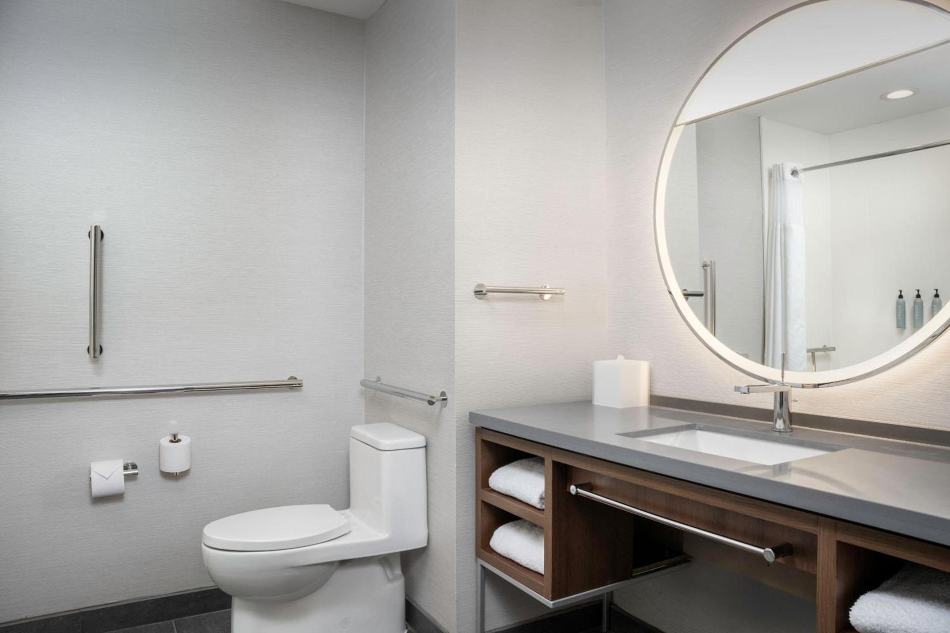 Courtyard by Marriott Northport University of Alabama photo 17