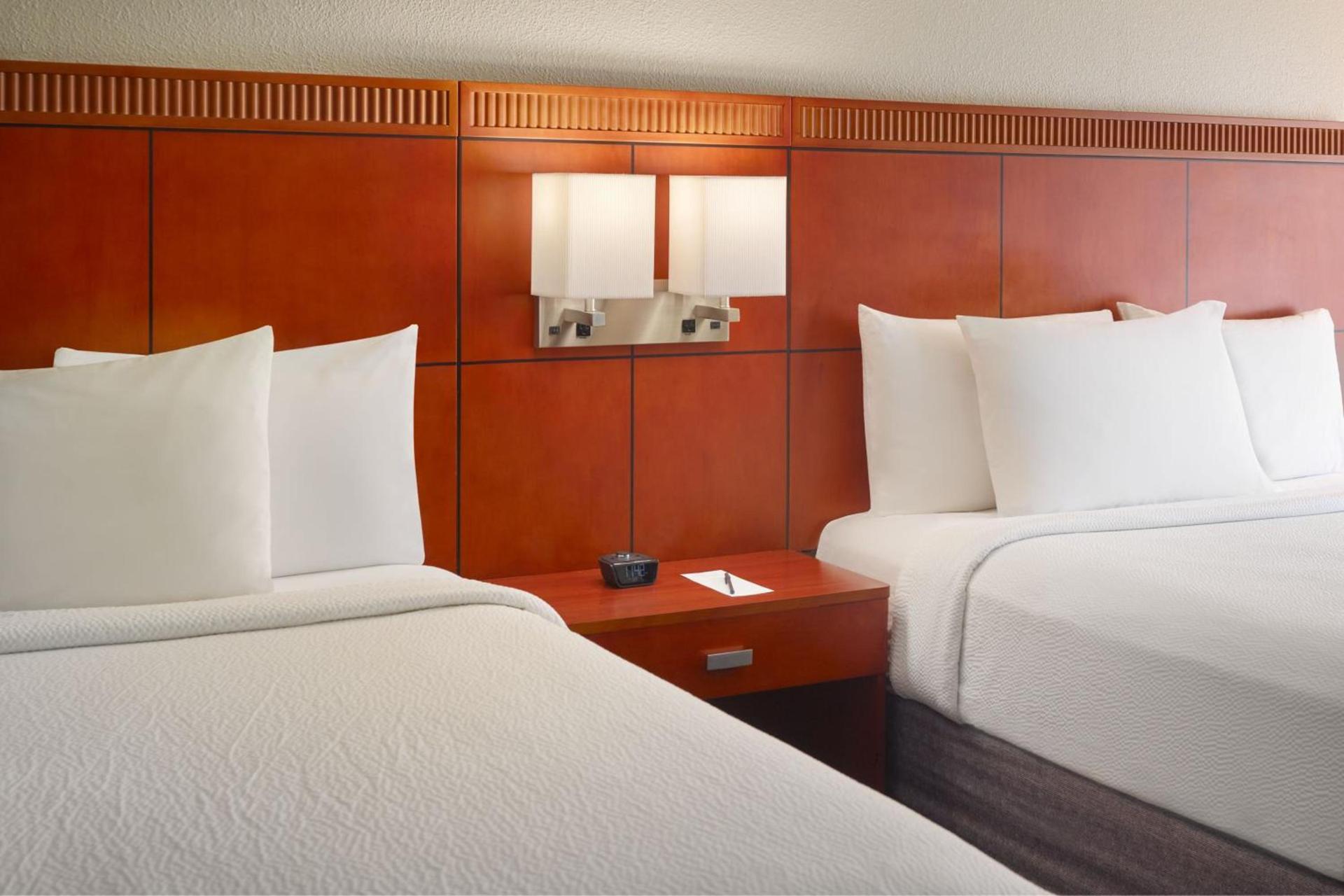 Courtyard by Marriott Atlanta Airport South/Sullivan Road photo 6