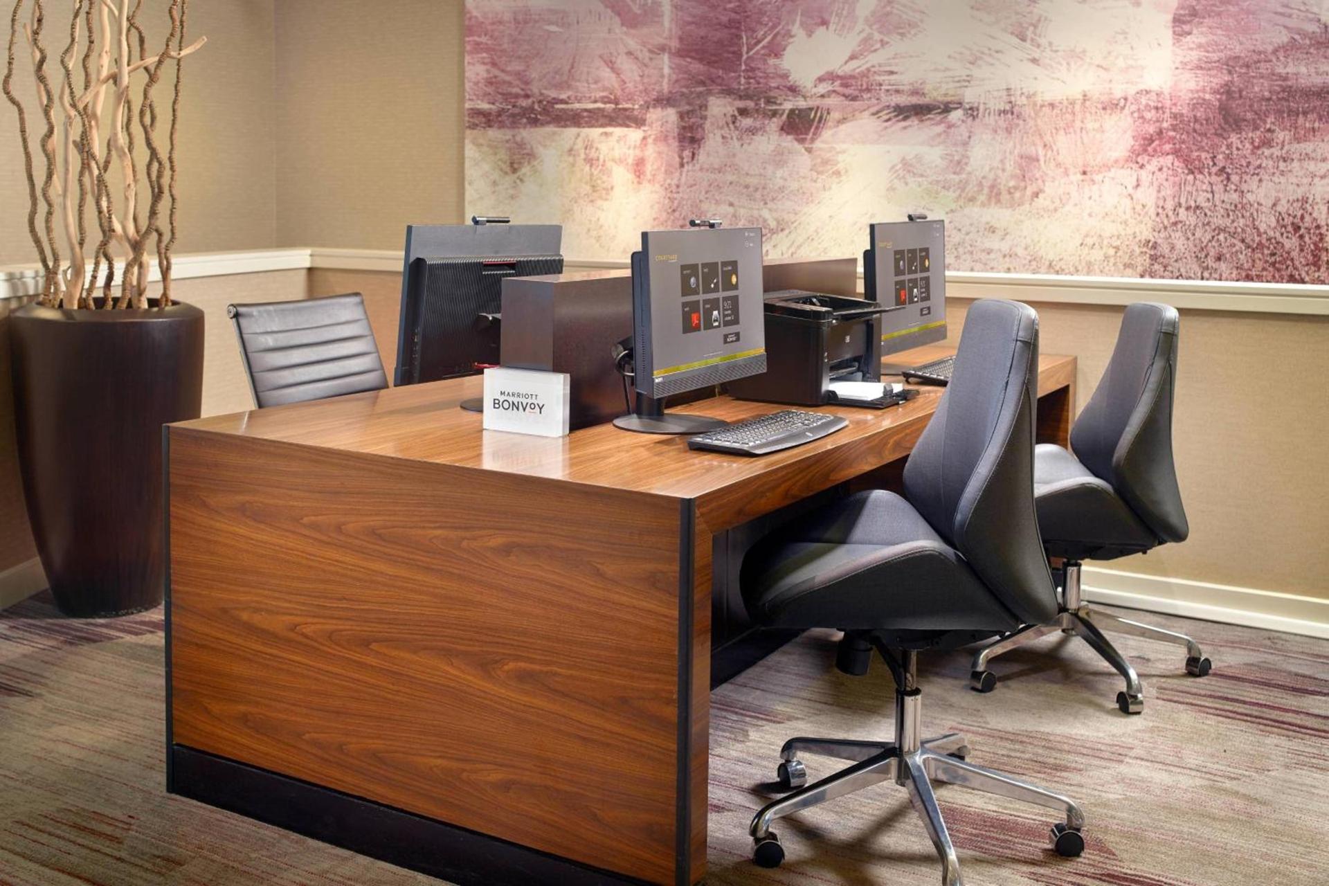 Courtyard by Marriott Atlanta Airport South/Sullivan Road photo 21