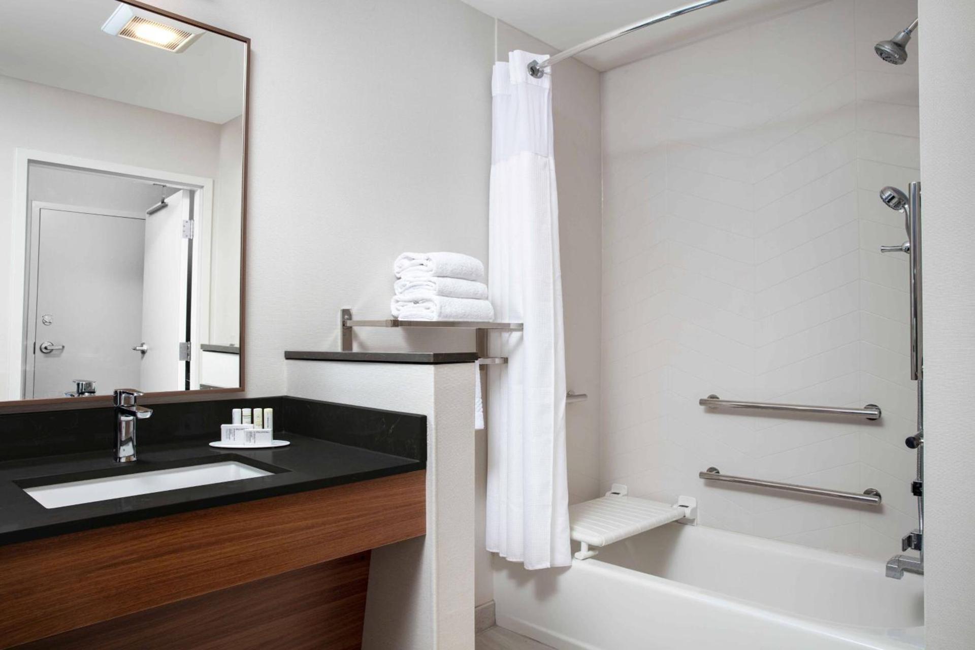 Fairfield by Marriott Inn & Suites Lewisburg photo 17