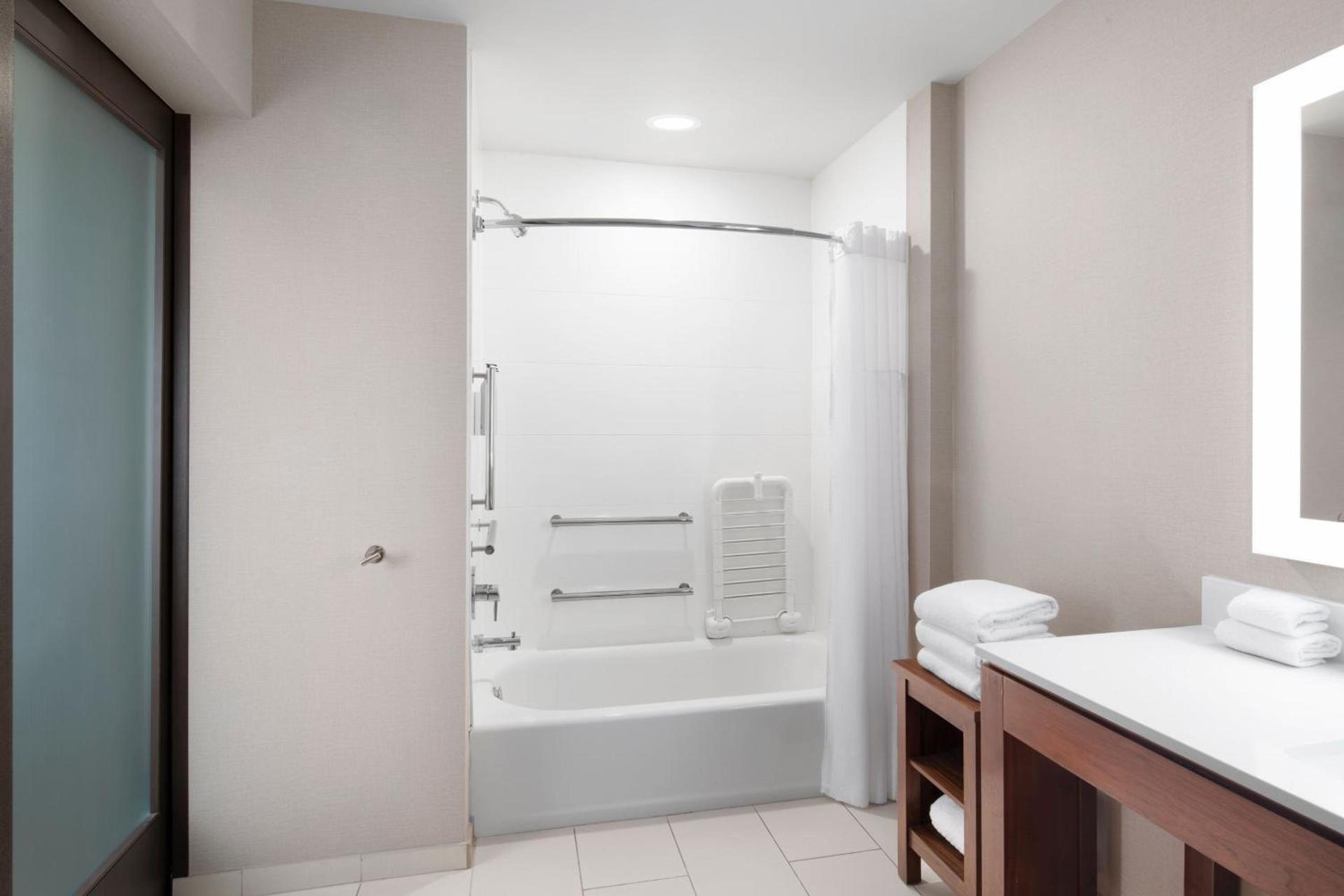 Courtyard by Marriott Seattle SeaTac Airport photo 35