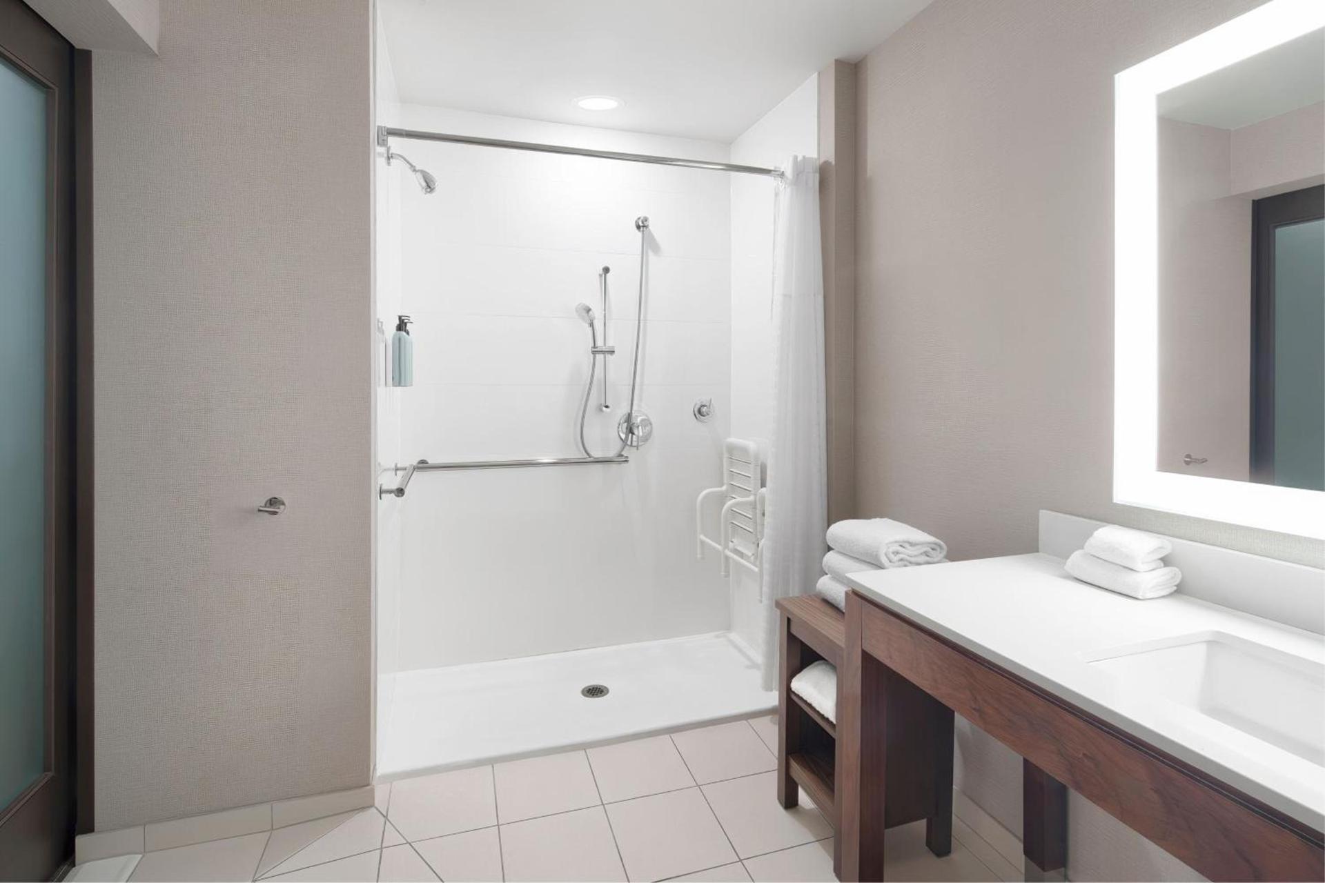 Courtyard by Marriott Seattle SeaTac Airport photo 36
