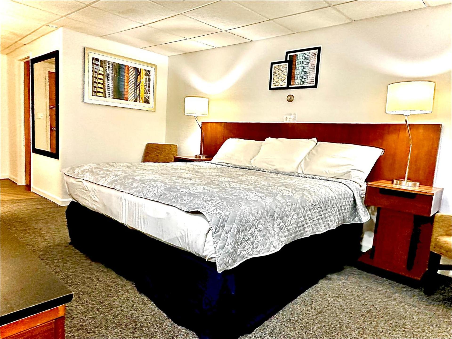 Budget Inn photo 13
