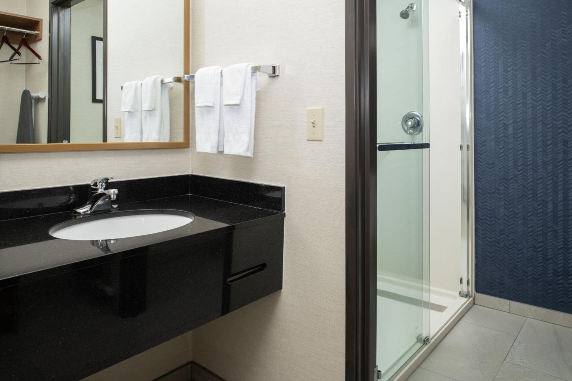 Fairfield Inn & Suites by Marriott Portland Airport photo 14