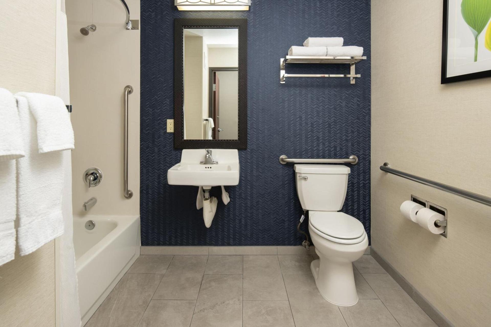 Fairfield Inn & Suites by Marriott Portland Airport photo 6