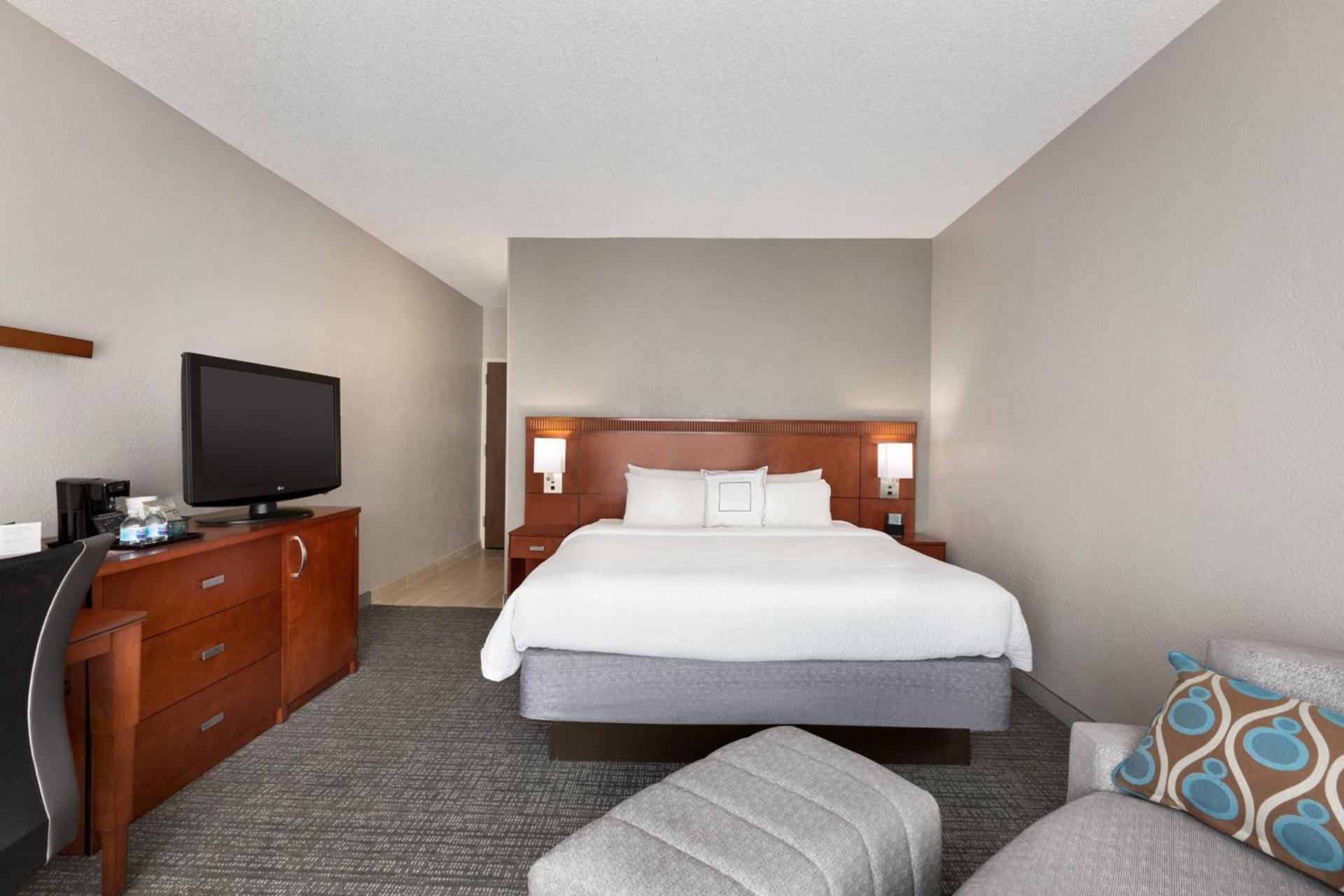 Courtyard by Marriott Fort Myers Cape Coral photo 11