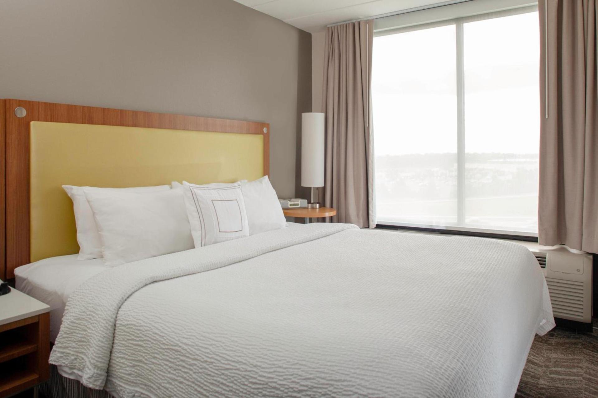SpringHill Suites Cincinnati North Forest Park photo 9