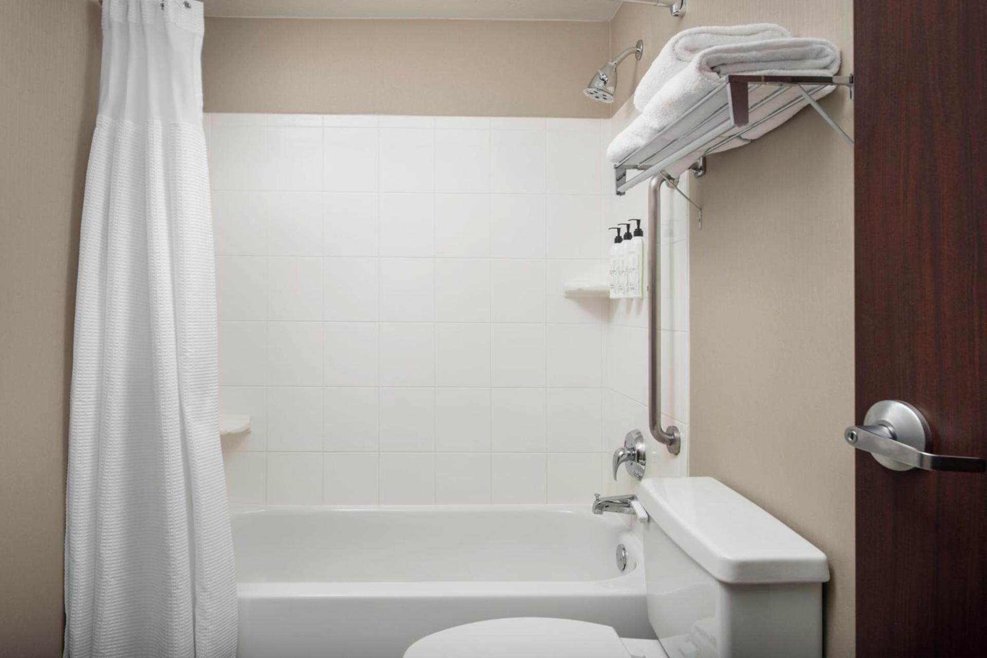 SpringHill Suites Dallas Addison/Quorum Drive photo 12