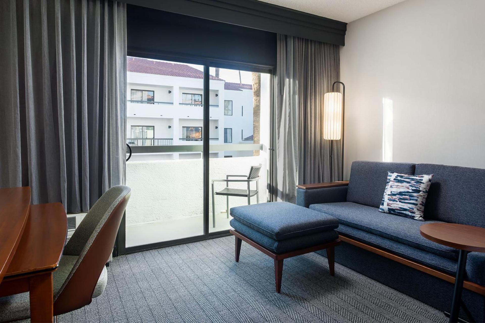 Courtyard by Marriott Phoenix North photo 12