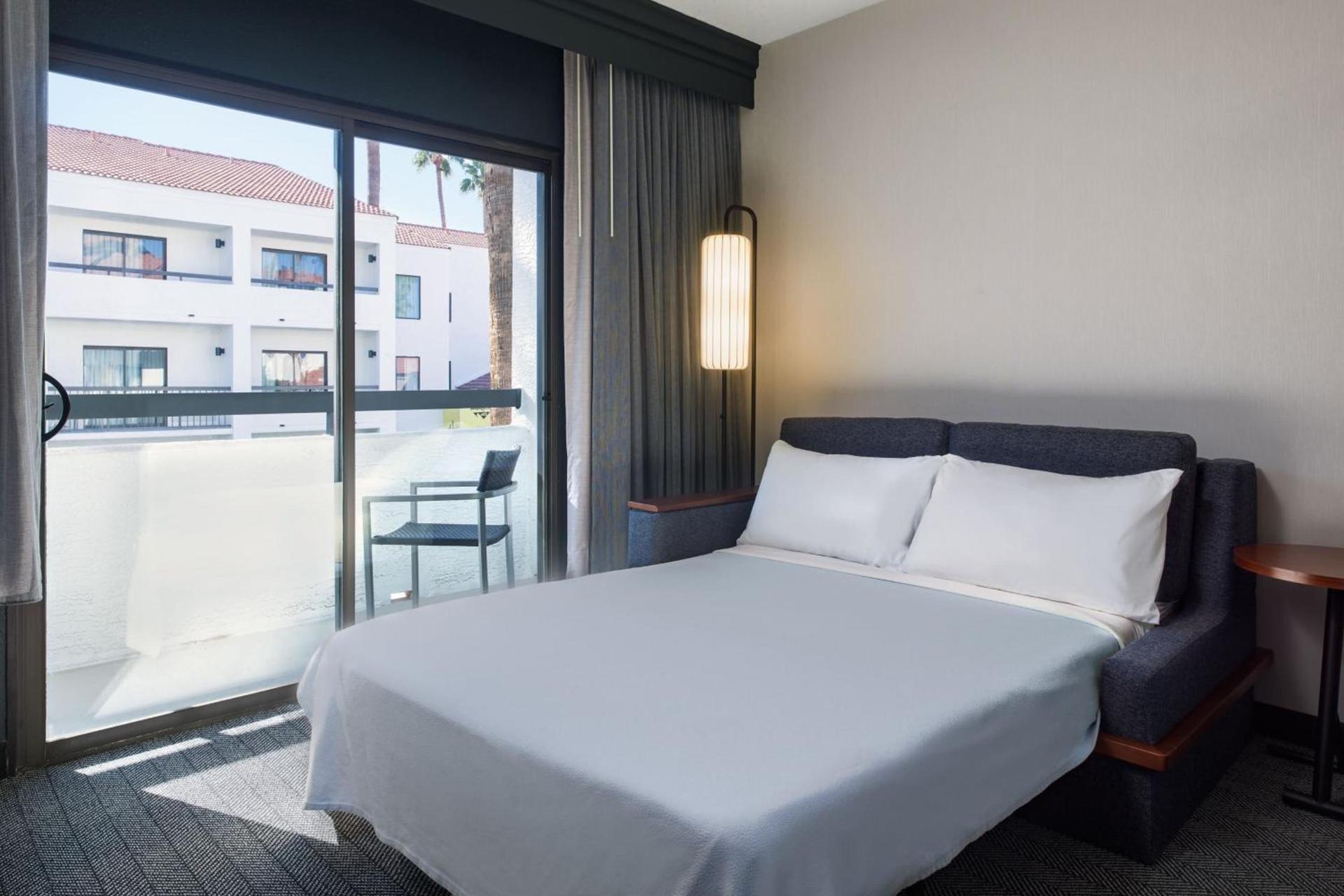 Courtyard by Marriott Phoenix North photo 13