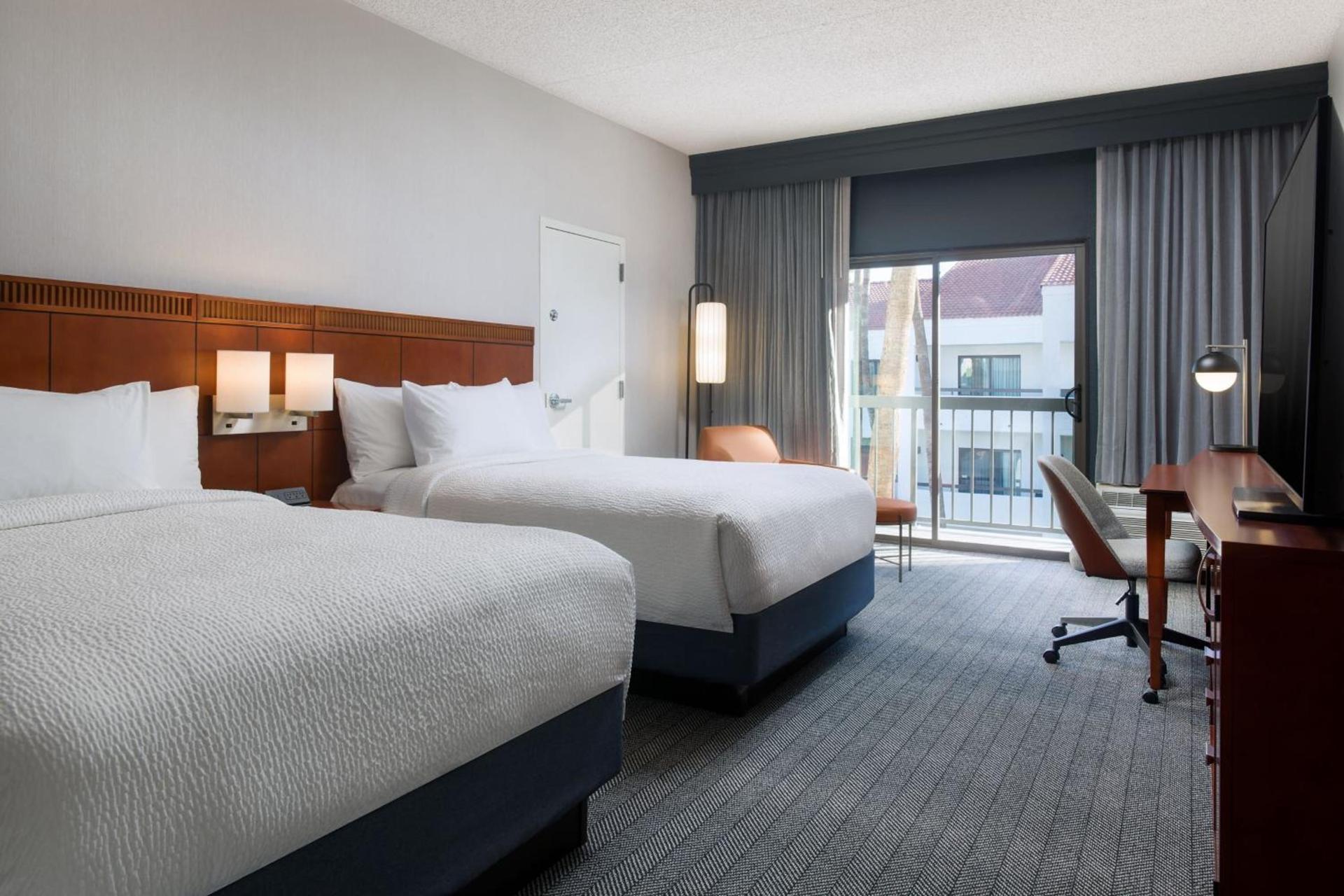 Courtyard by Marriott Phoenix North photo 10