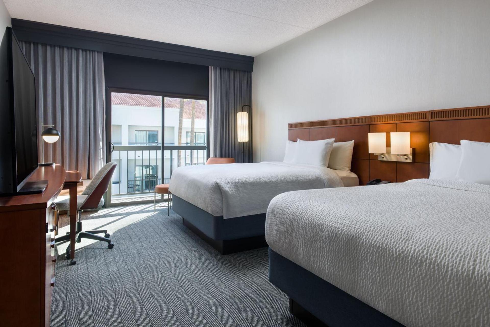 Courtyard by Marriott Phoenix North photo 11