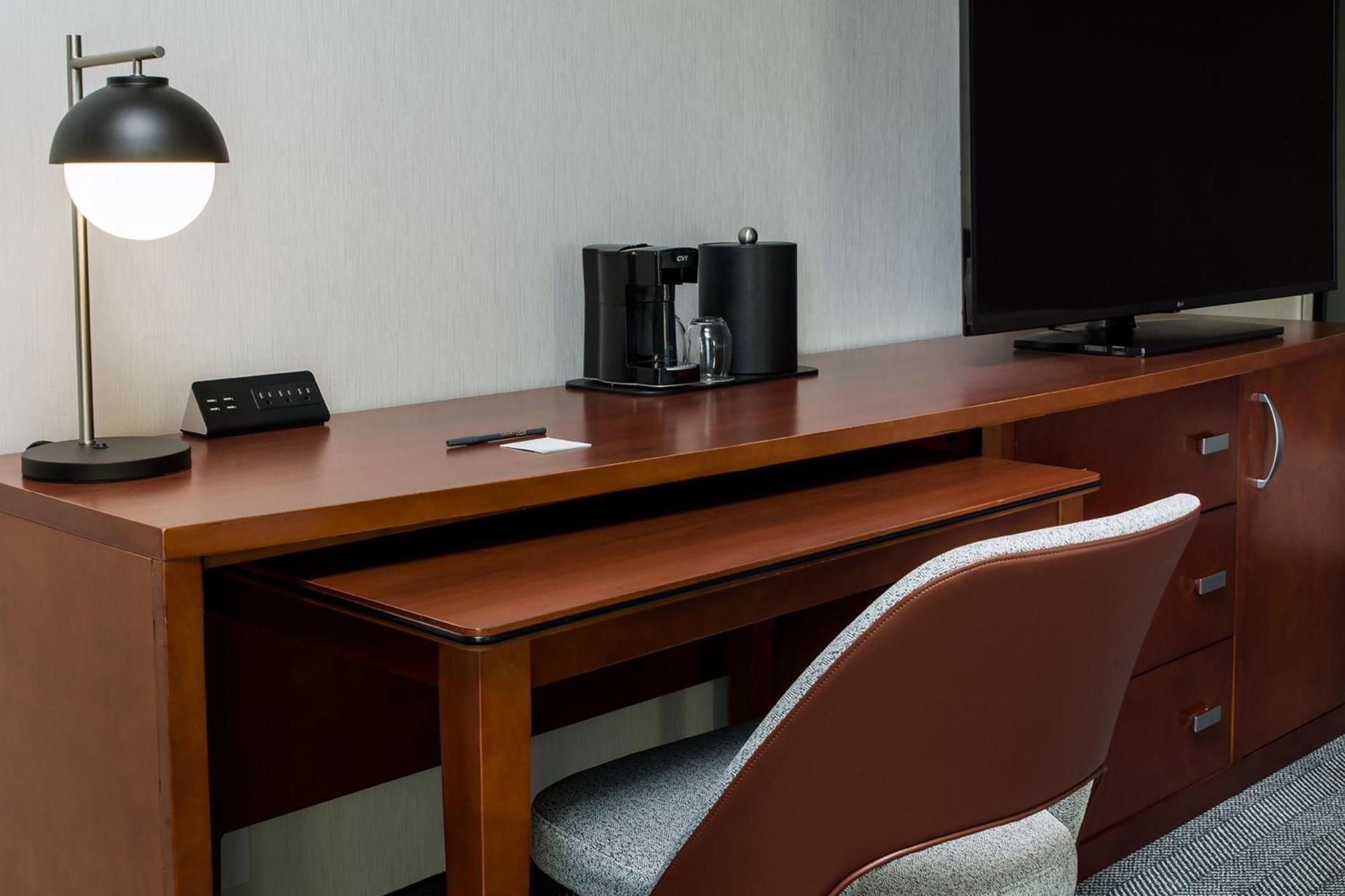 Courtyard by Marriott Phoenix North photo 14