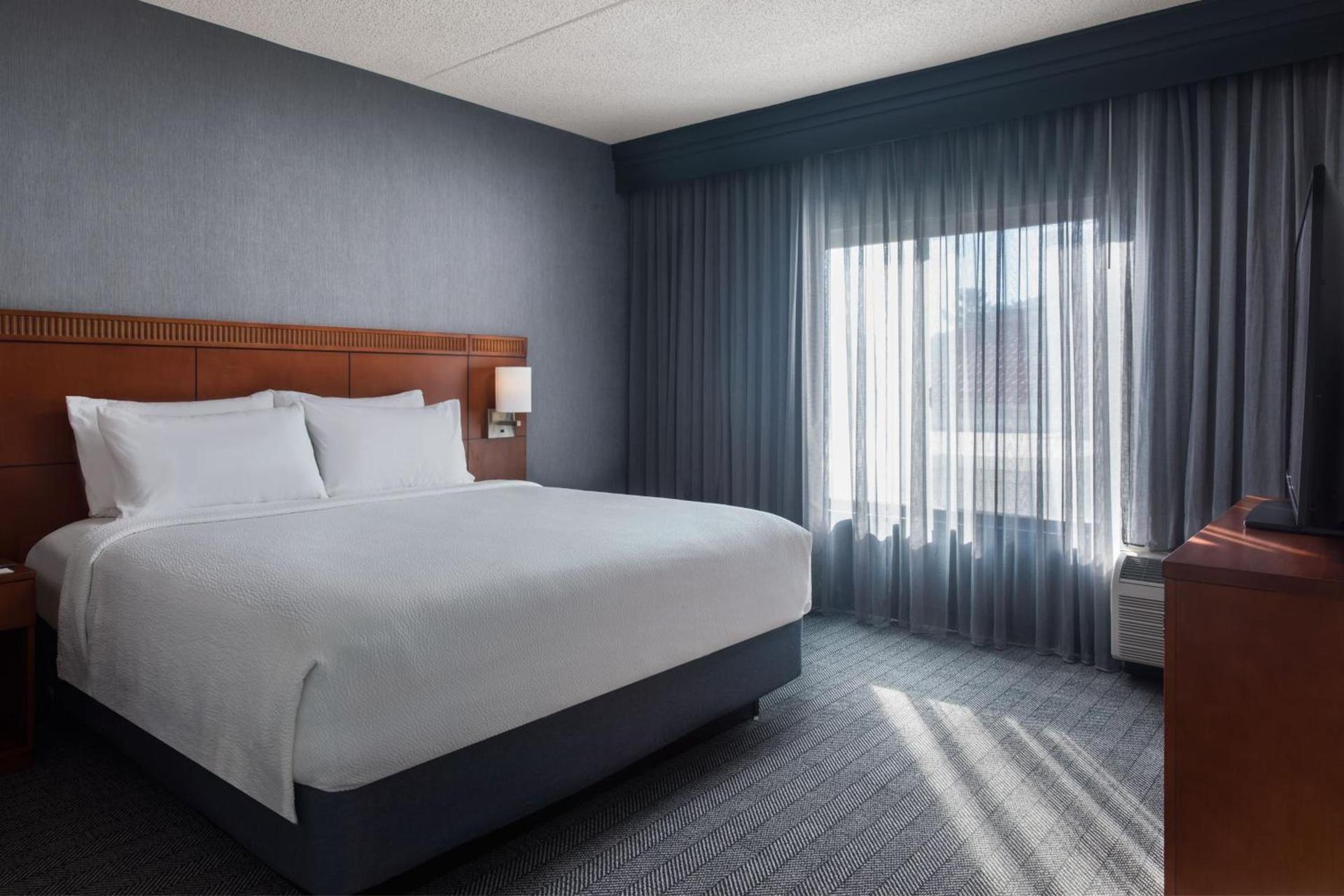 Courtyard by Marriott Phoenix North photo 18