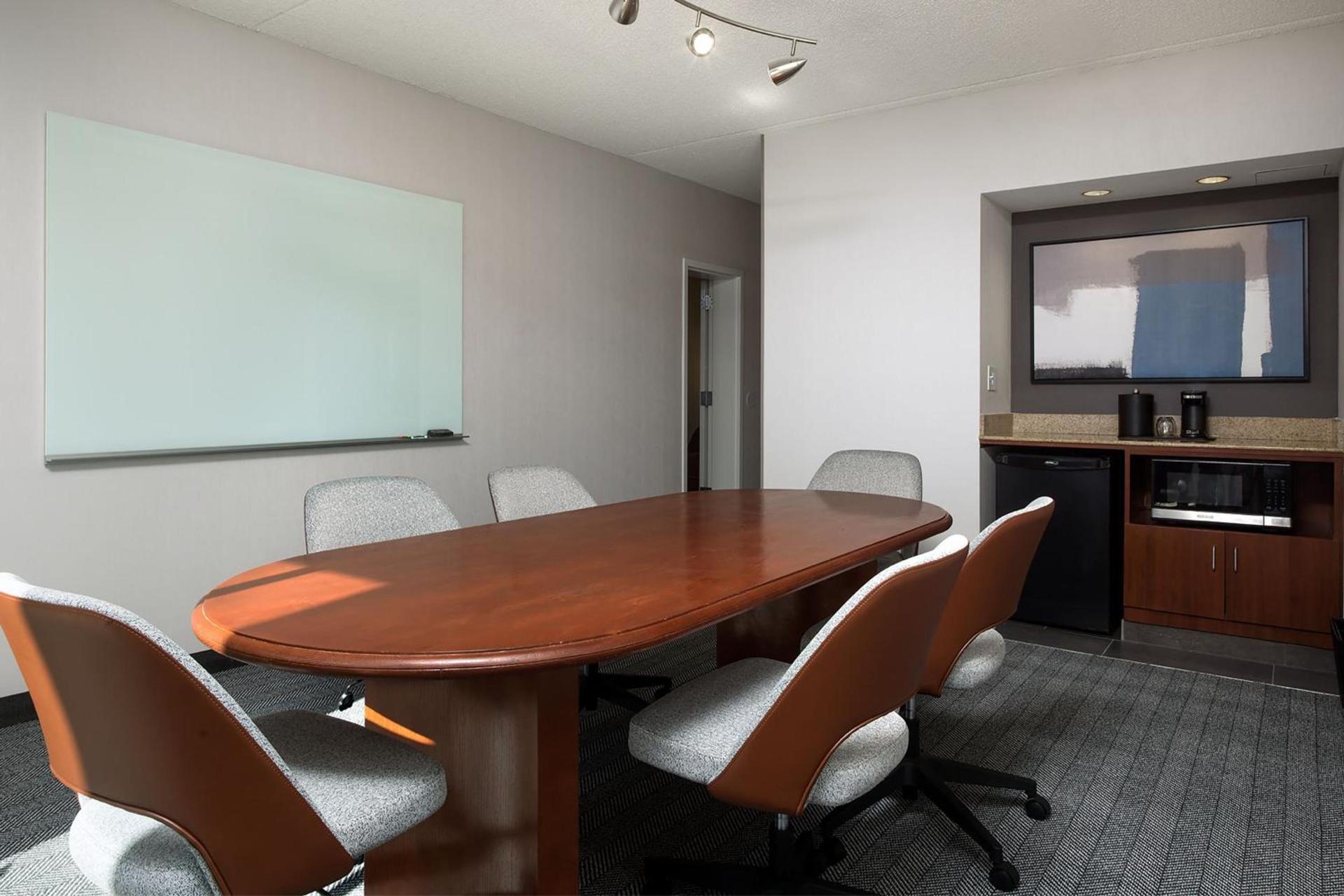 Courtyard by Marriott Phoenix North photo 30