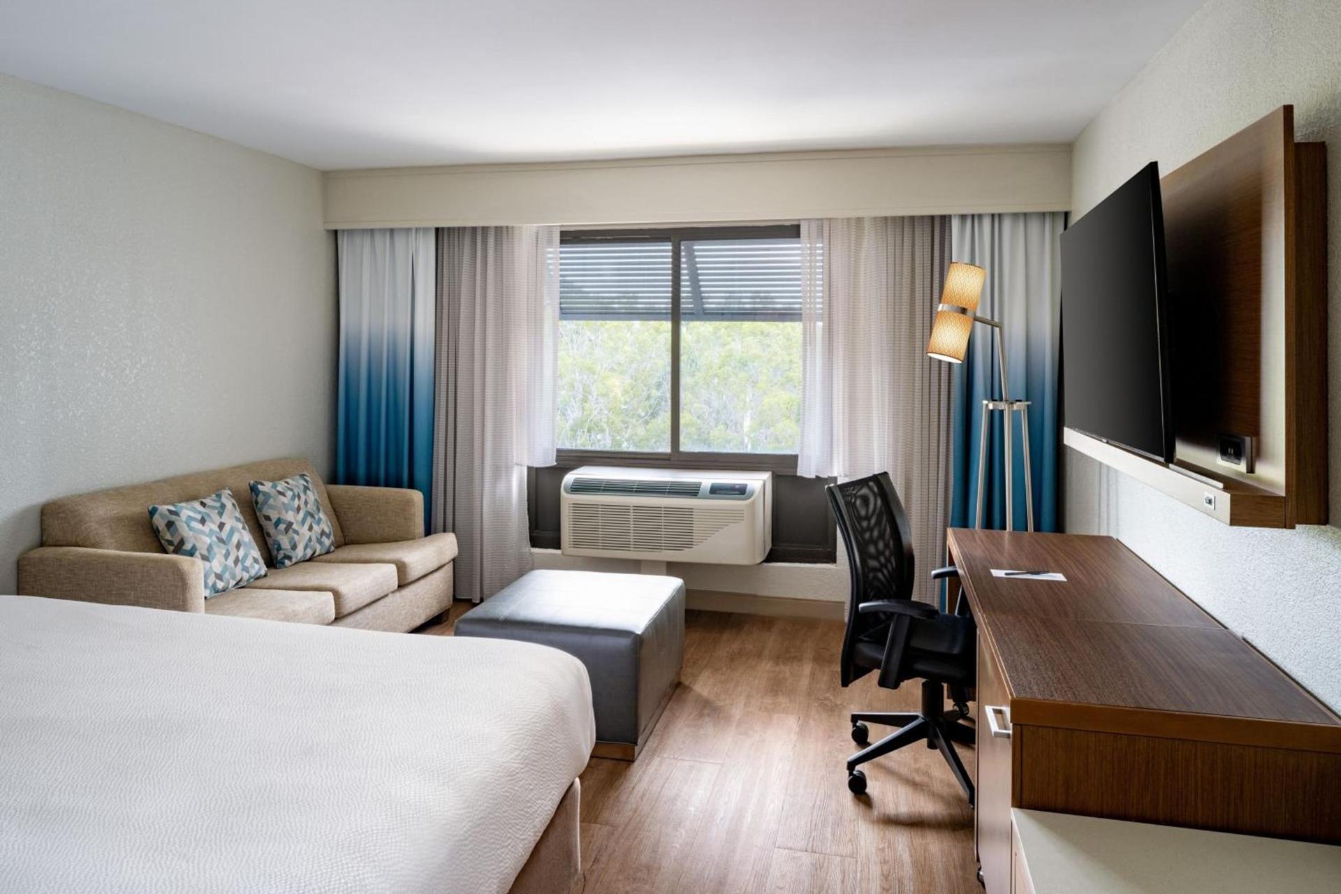 Courtyard by Marriott - Naples photo 42