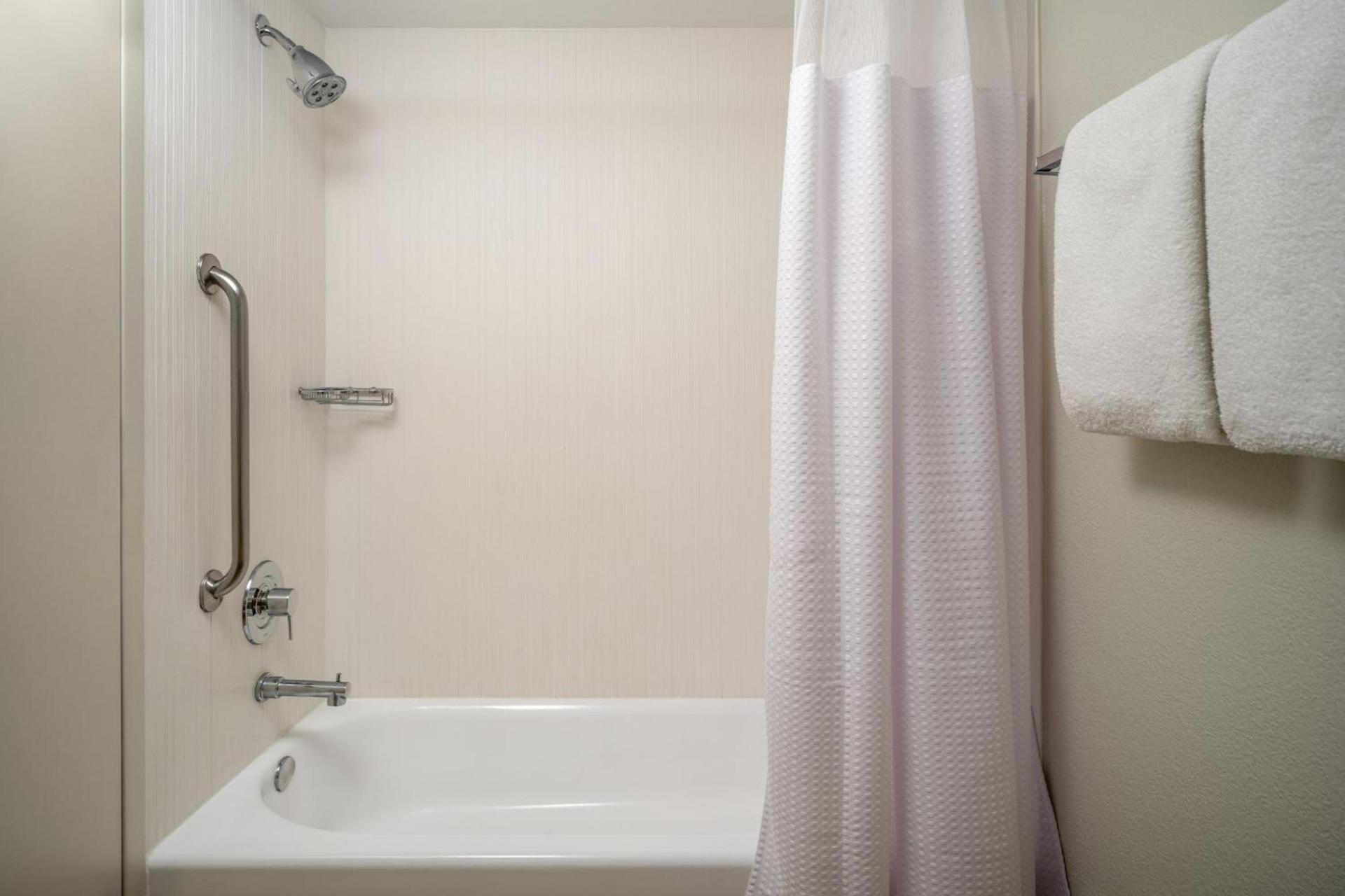 Courtyard by Marriott - Naples photo 54