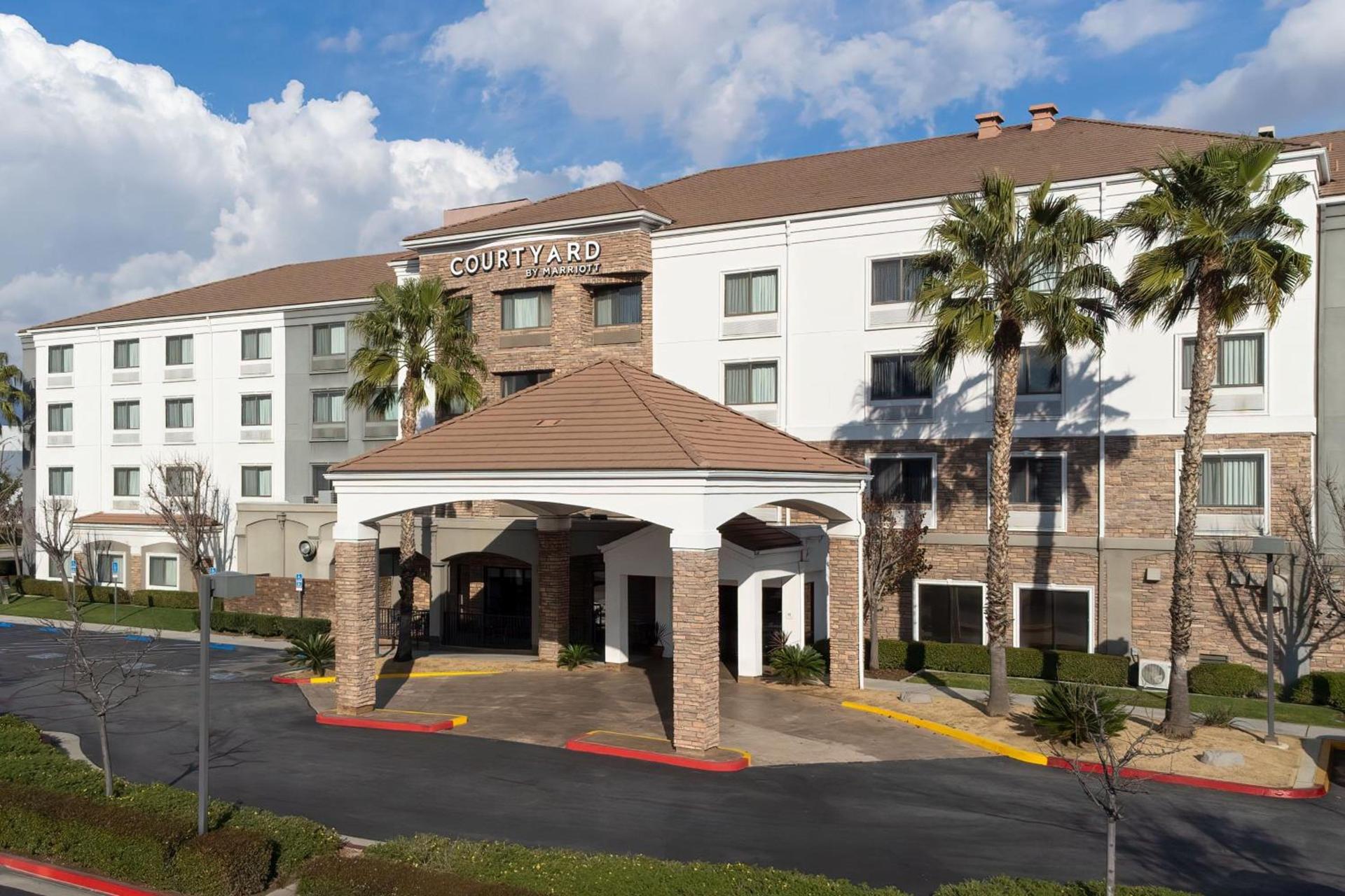 Courtyard by Marriott Ontario Rancho Cucamonga photo 2