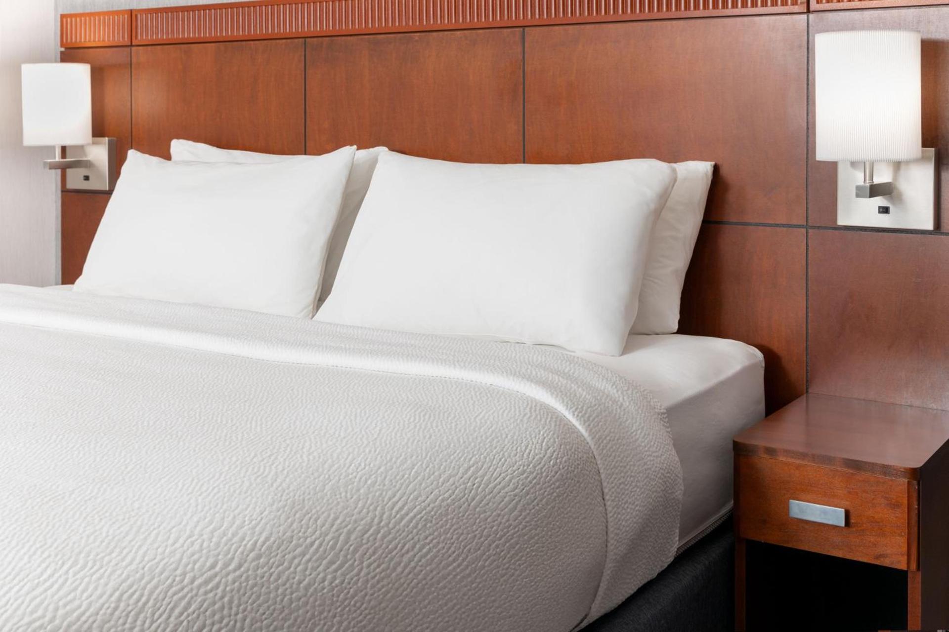 Courtyard by Marriott Ontario Rancho Cucamonga photo 3