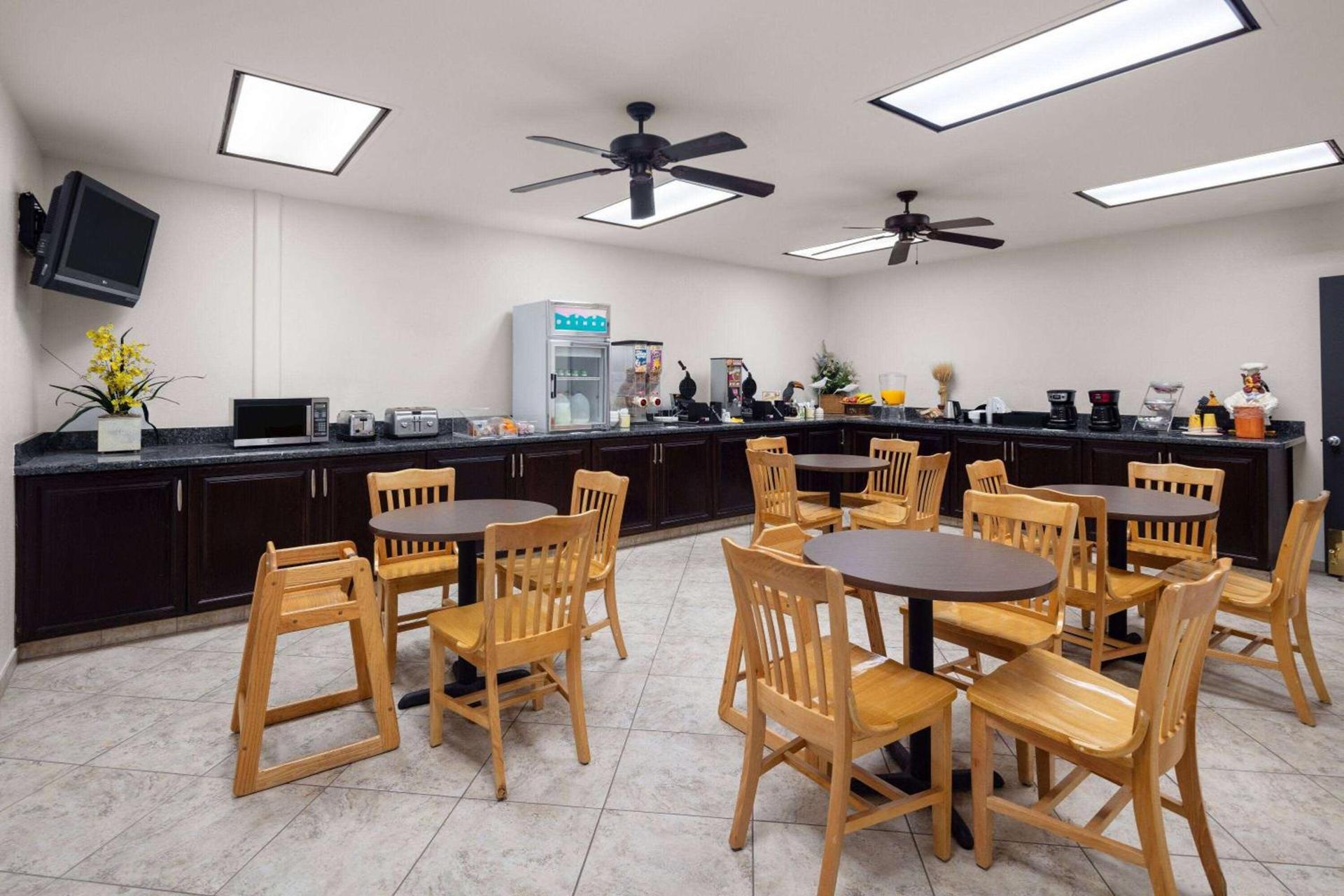 Travelodge by Wyndham Globe AZ photo 7
