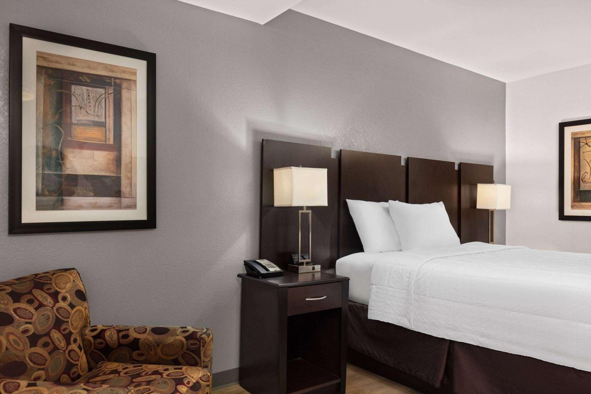 Travelodge by Wyndham Globe AZ photo 17