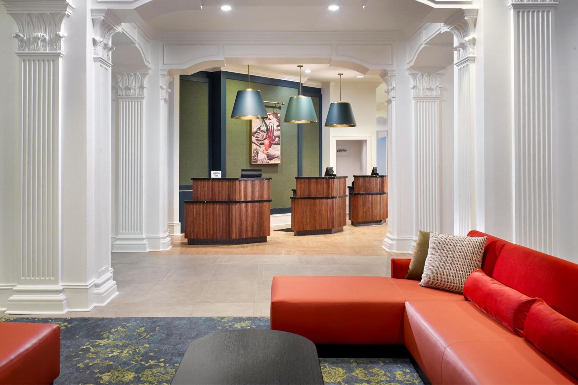 Courtyard by Marriott New Orleans French Quarter/Iberville photo 2