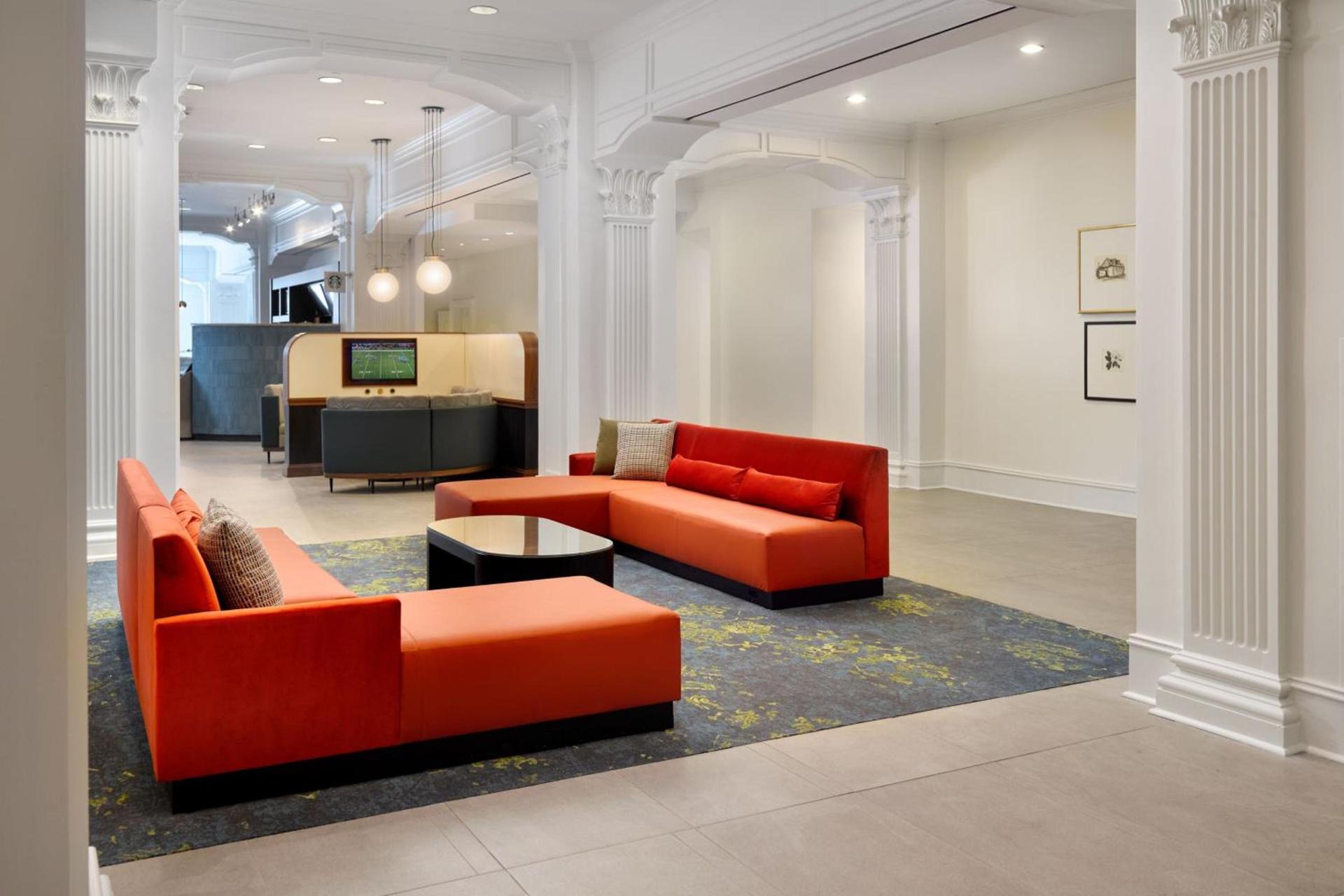 Courtyard by Marriott New Orleans French Quarter/Iberville photo 3