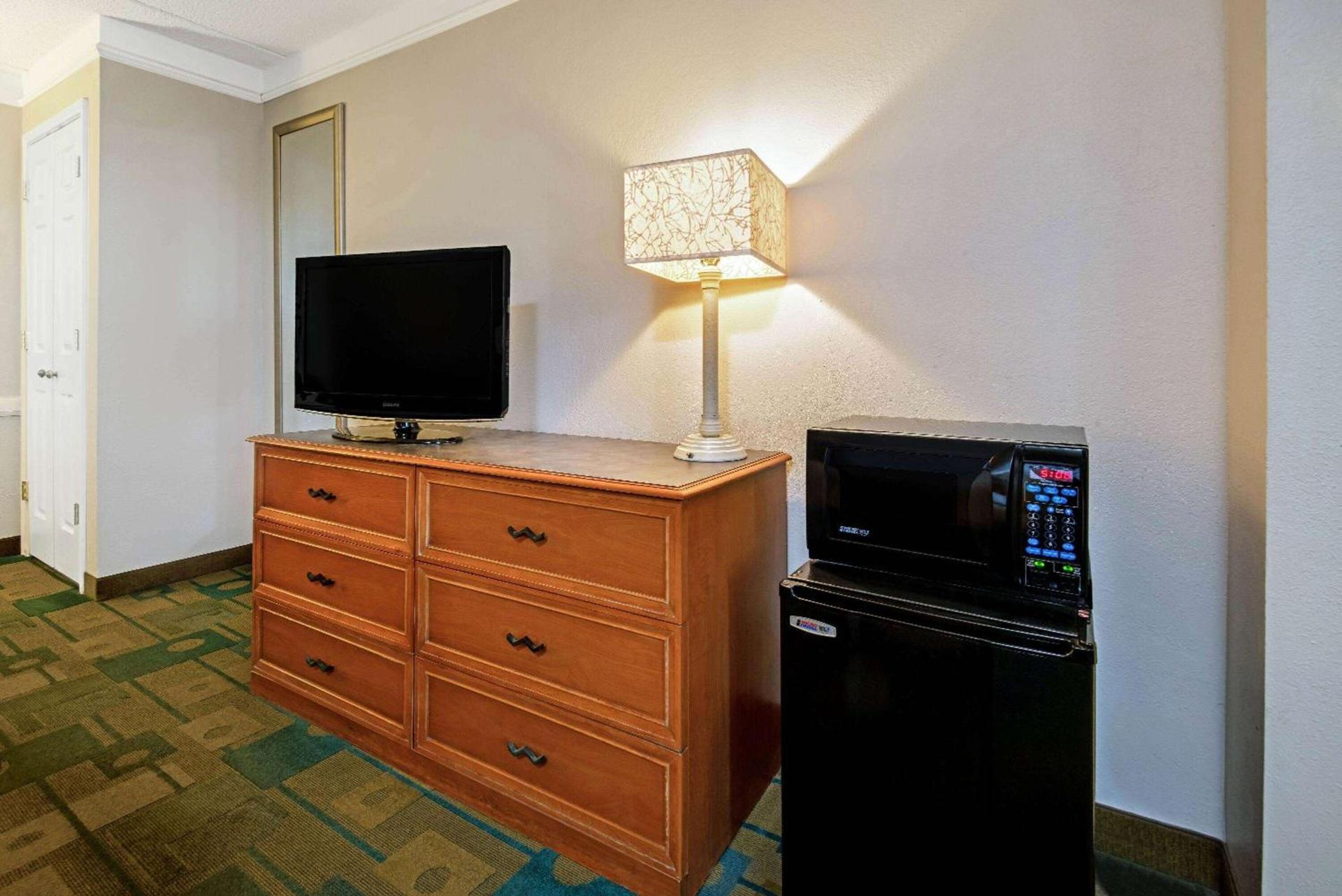 La Quinta Inn by Wyndham Amarillo Mid-City photo 25