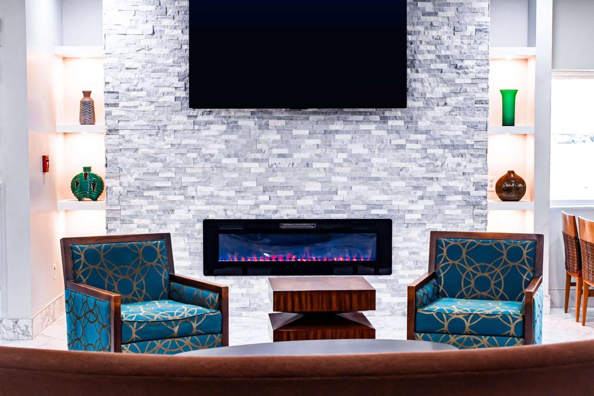 La Quinta by Wyndham Evansville photo 21
