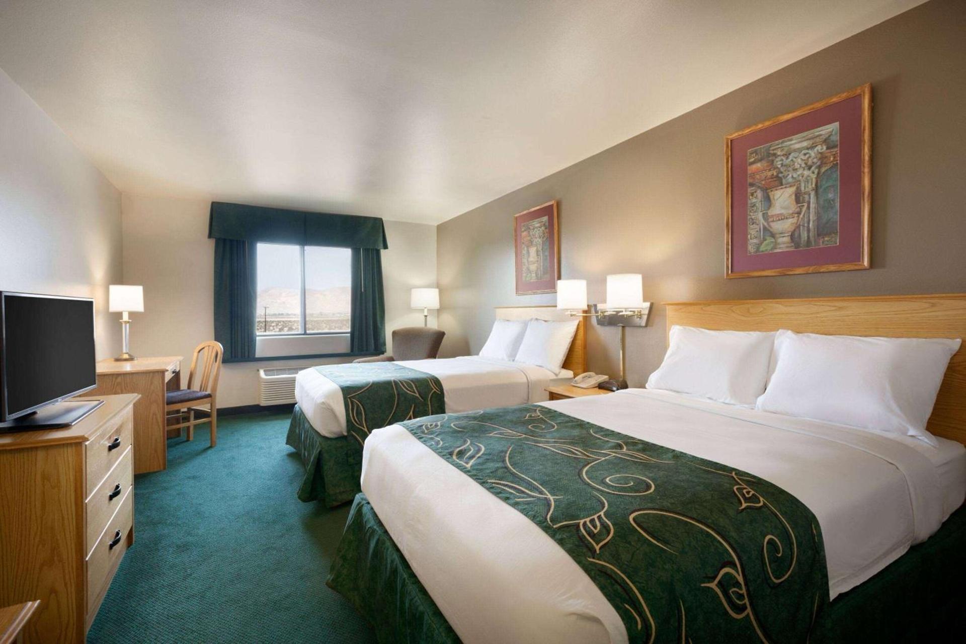 Travelodge by Wyndham Yermo photo 11