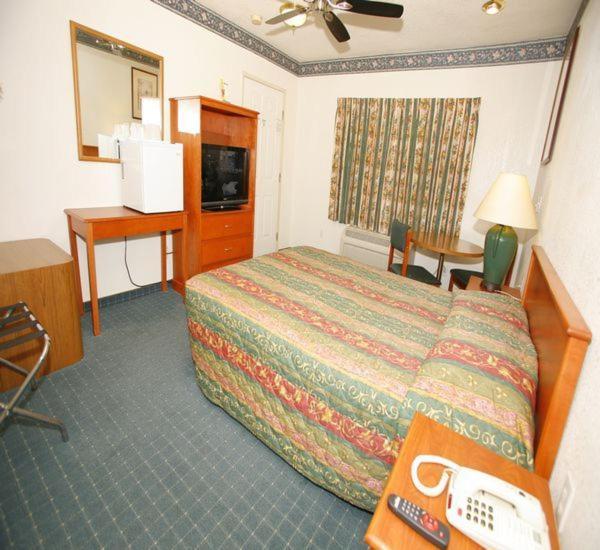 Hollywood Guest Inn photo 45