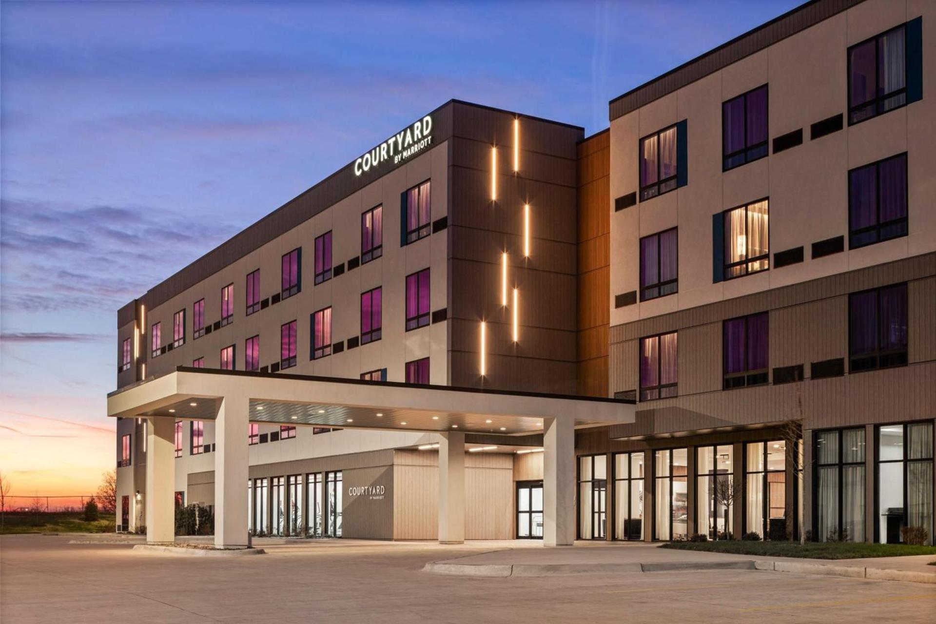 Courtyard by Marriott Bettendorf photo 27