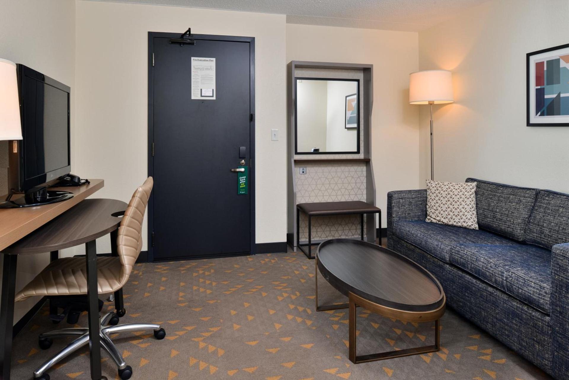 Holiday Inn Hotel & Suites Overland Park-Convention Center by IHG photo 9