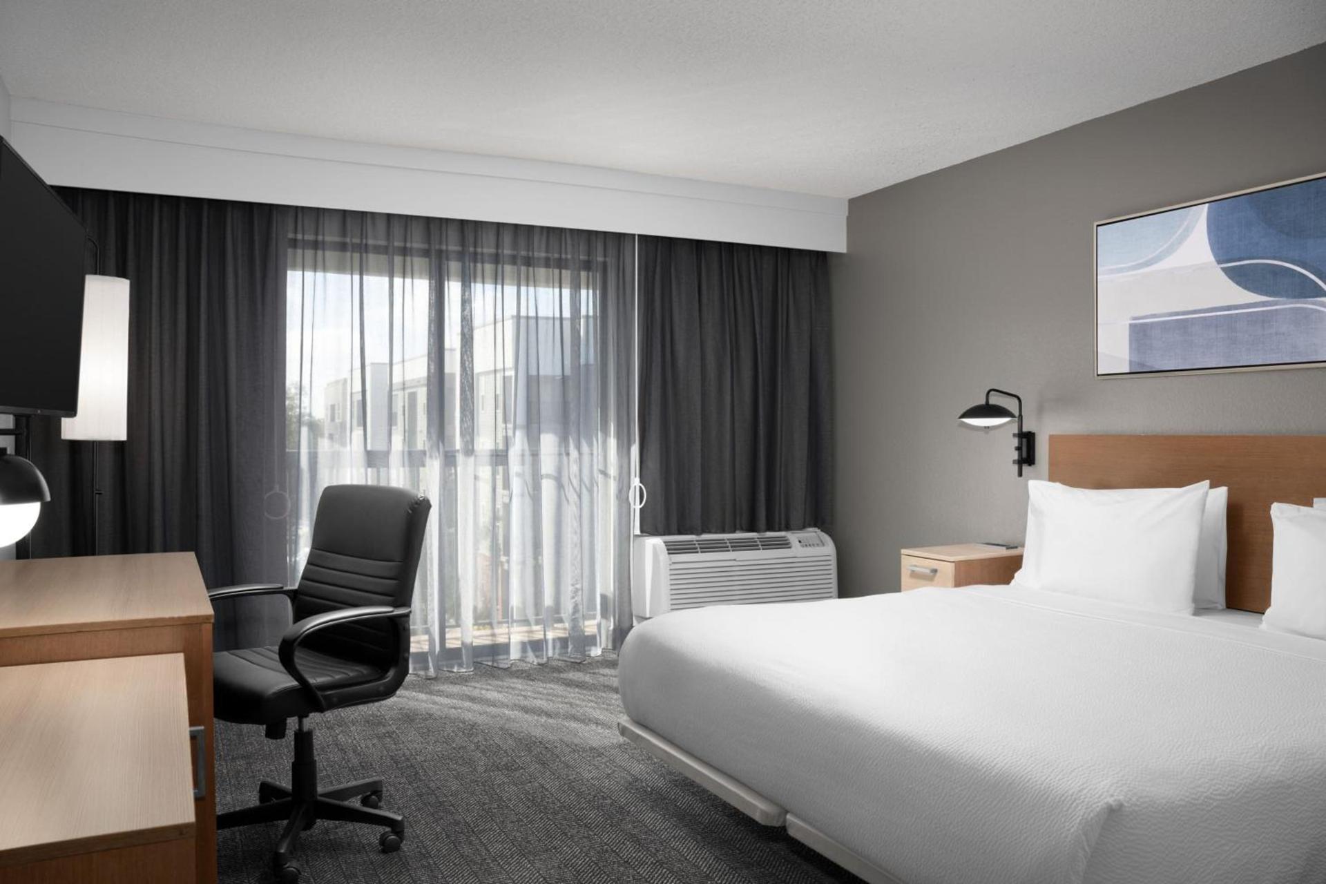 Courtyard by Marriott Orlando East/UCF Area photo 11