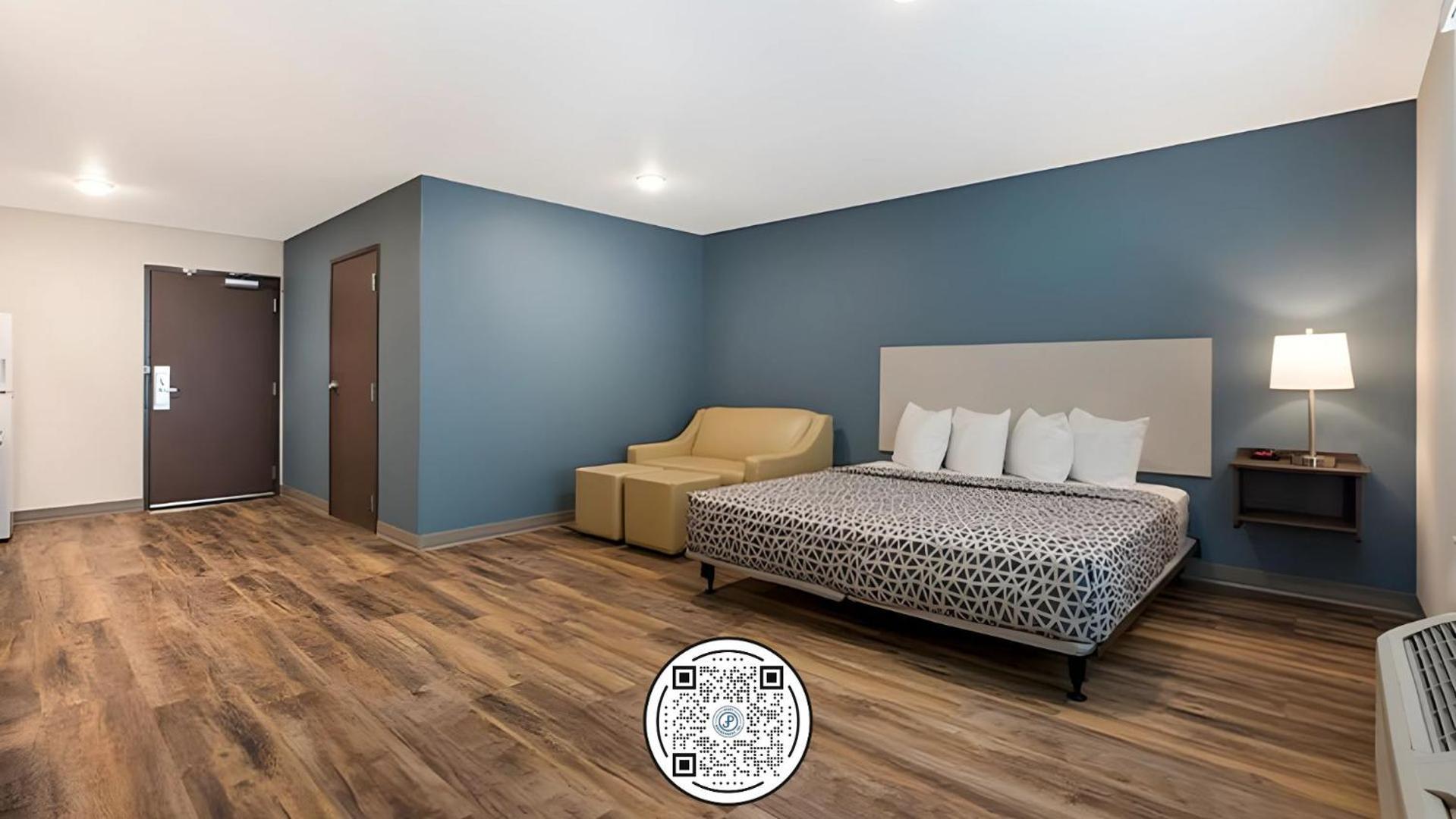WoodSpring Suites Downers Grove - Chicago photo 6