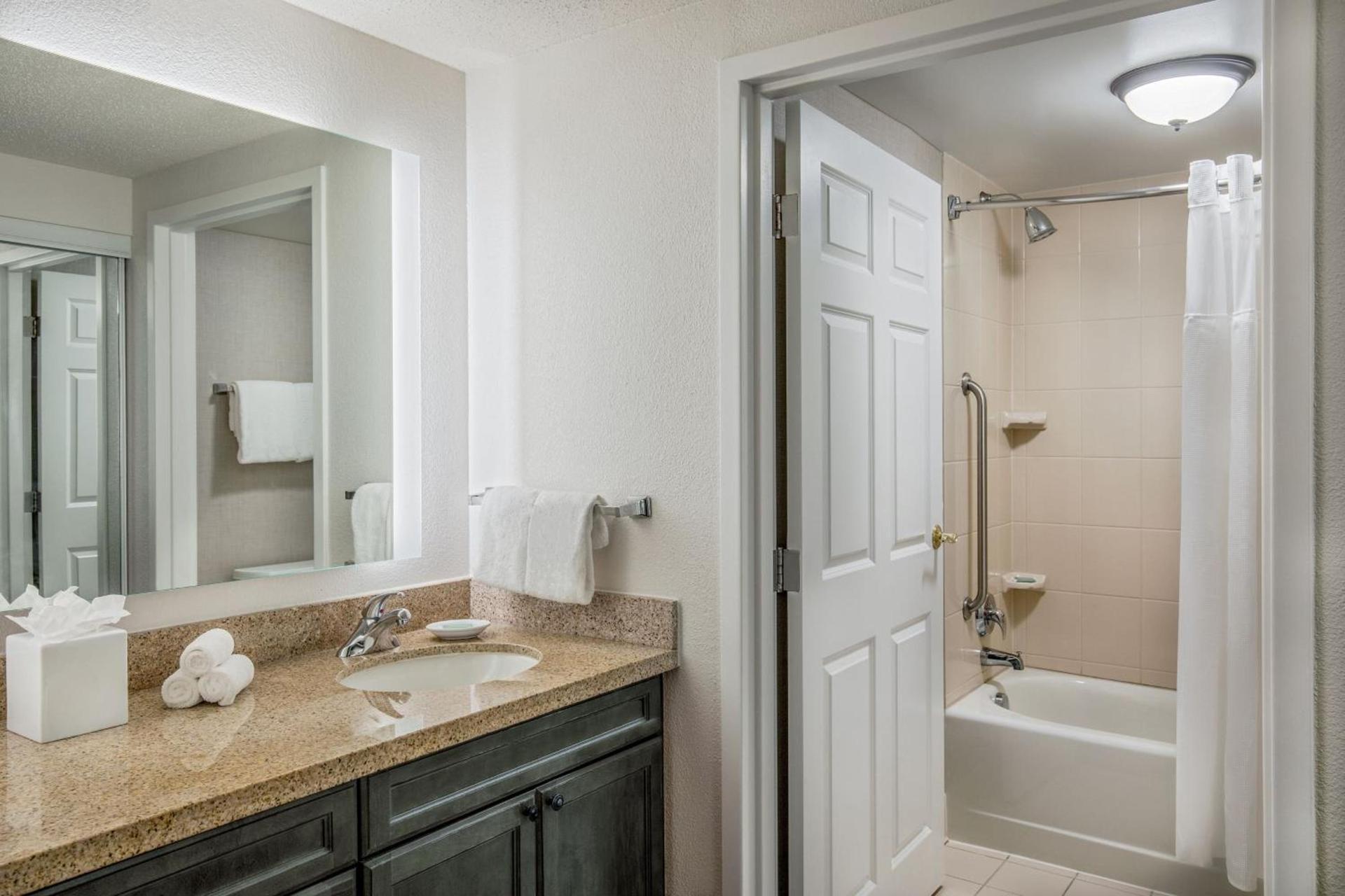 Residence Inn by Marriott Chesapeake Greenbrier photo 43