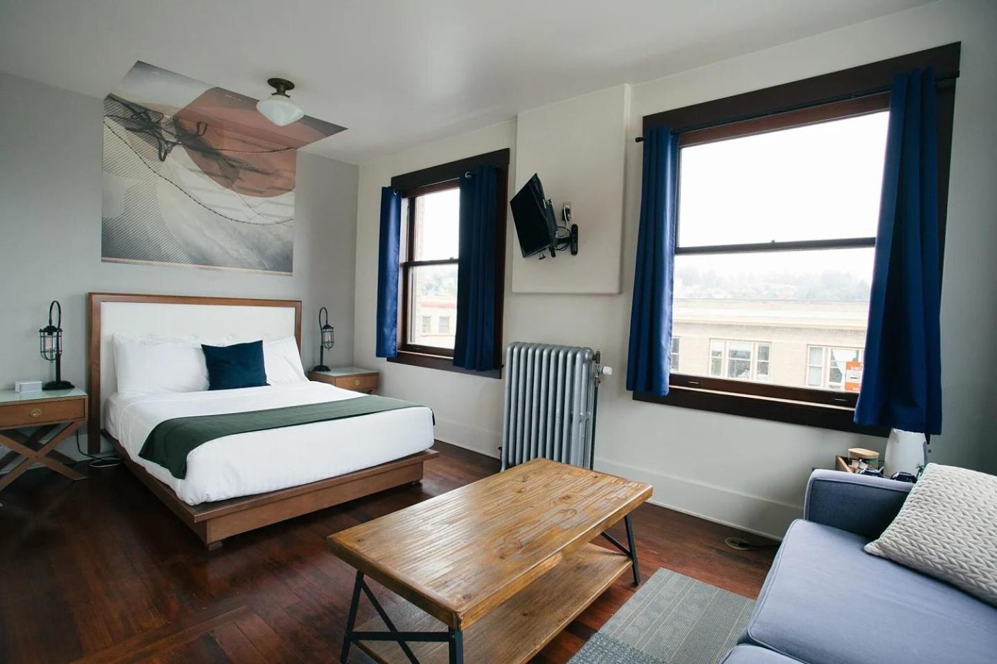 Commodore Hotel photo 5