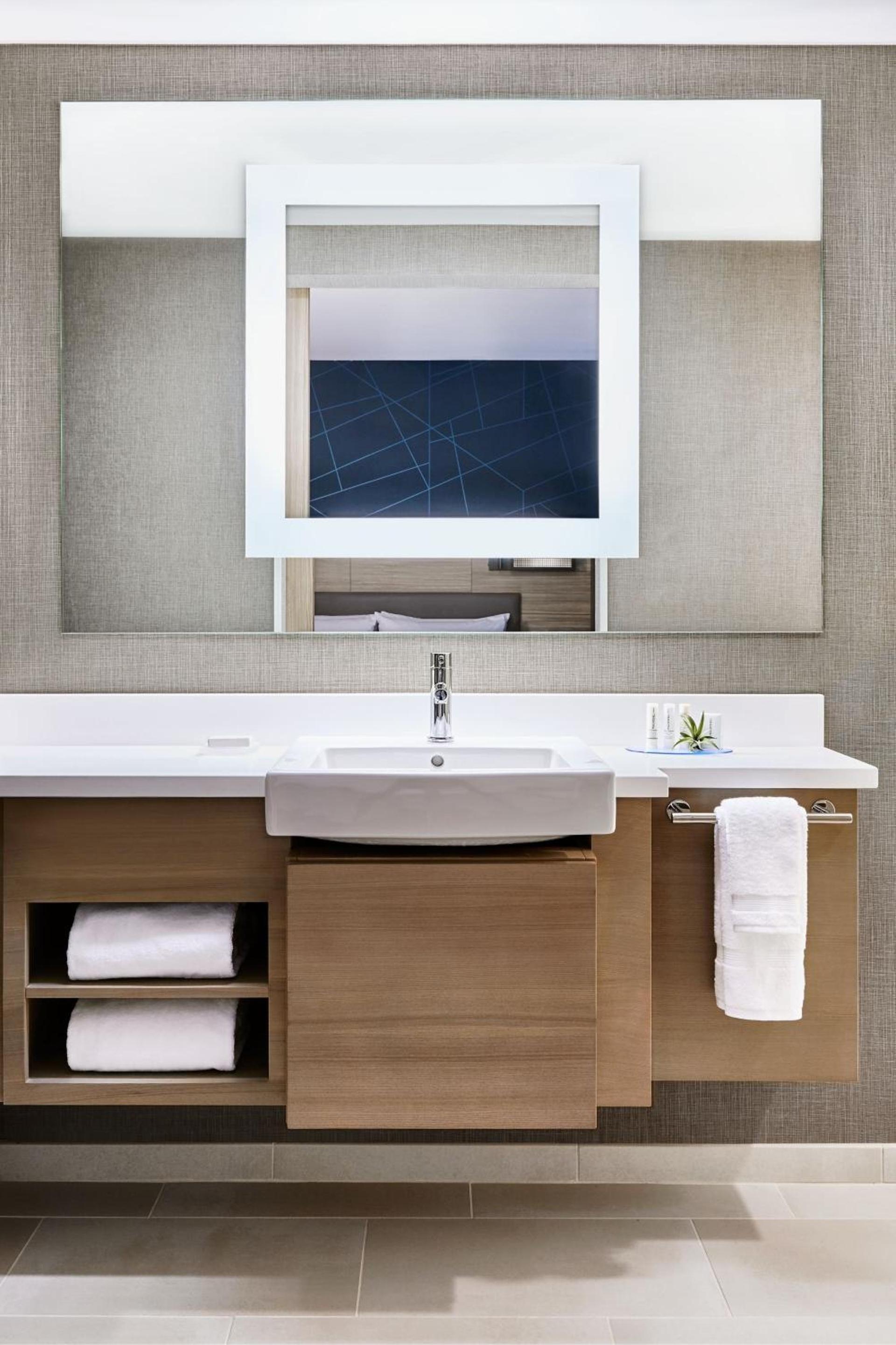 SpringHill Suites by Marriott Tampa Downtown photo 9