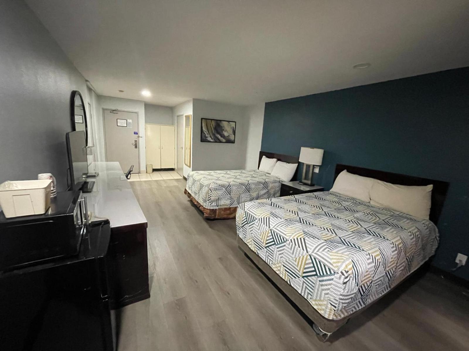 Portside Inn & suites photo 5