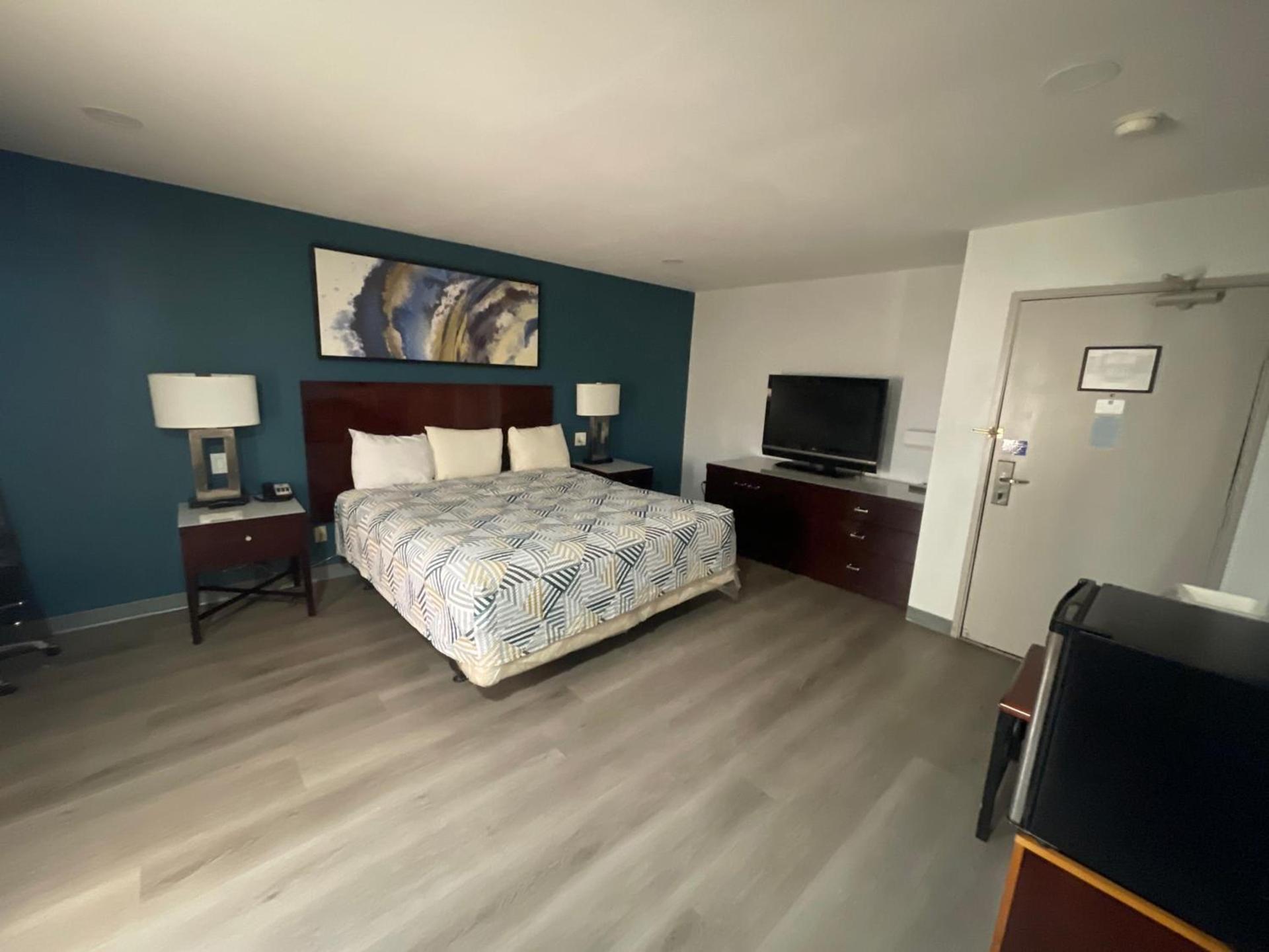 Portside Inn & suites photo 9