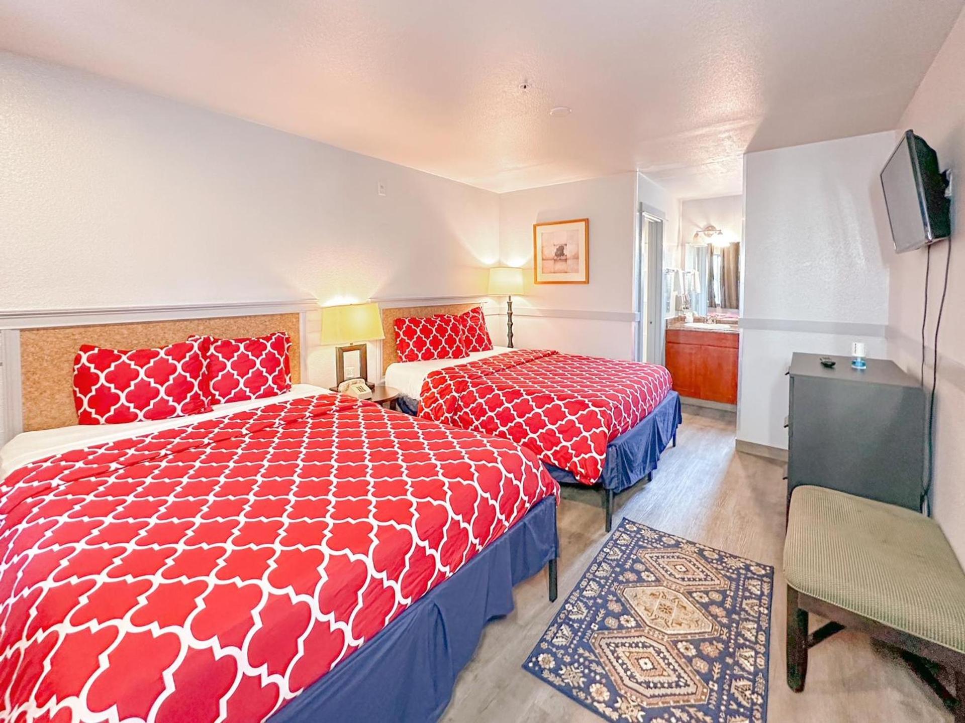Americas Inn & Suite photo 19