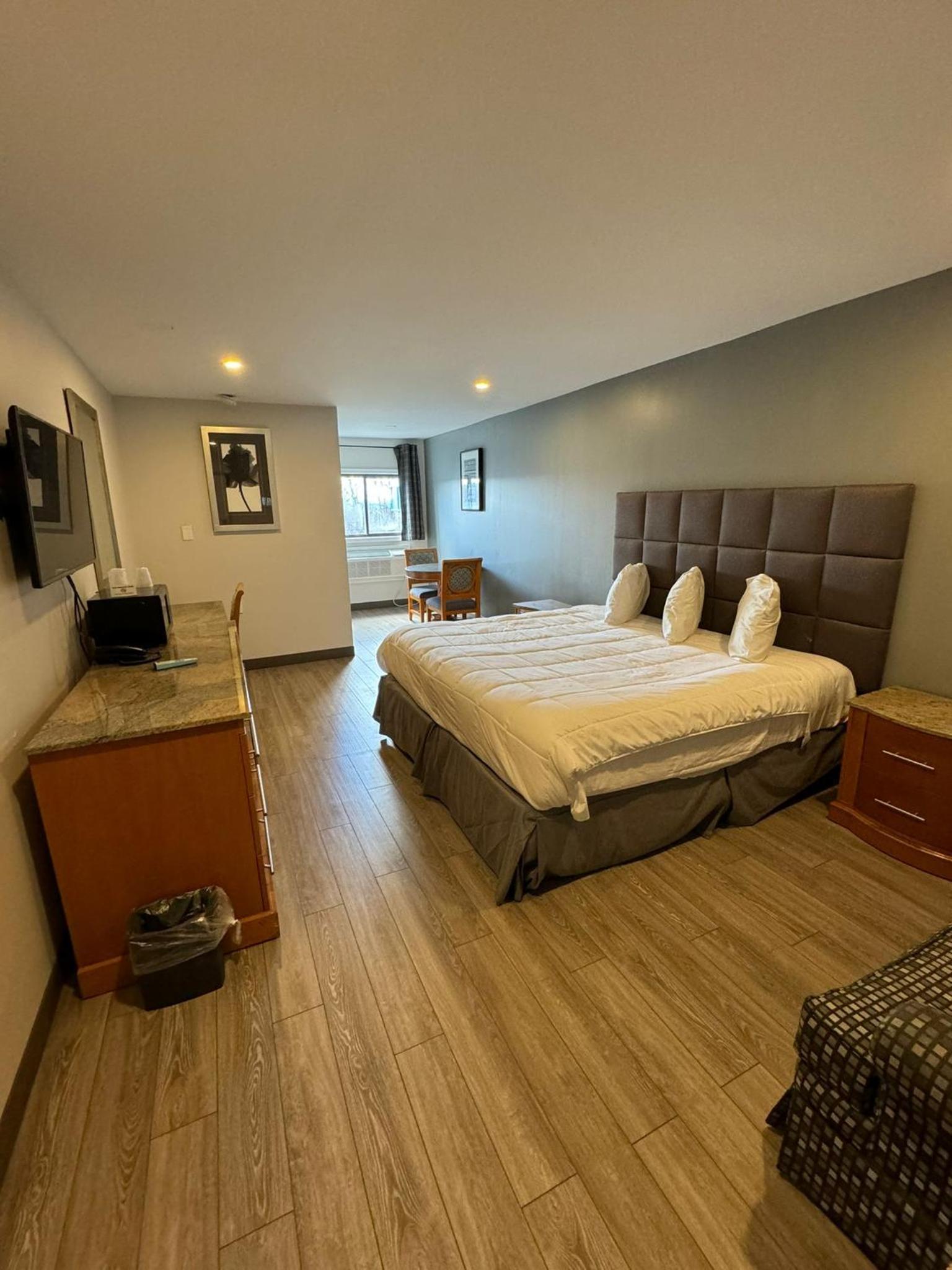 Days Inn by Wyndham Moosic photo 12
