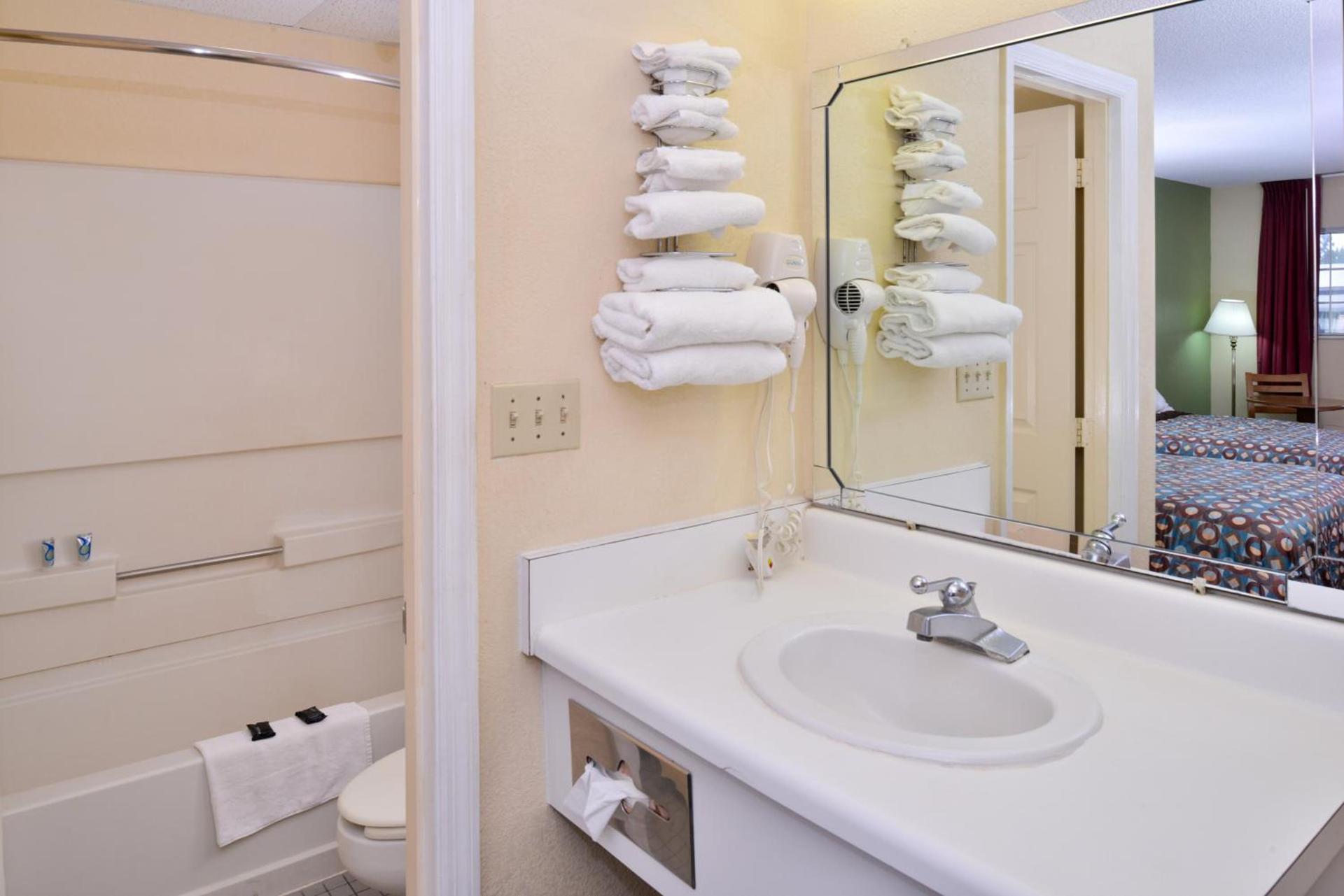 Americas Best Value Inn Edenton photo 35