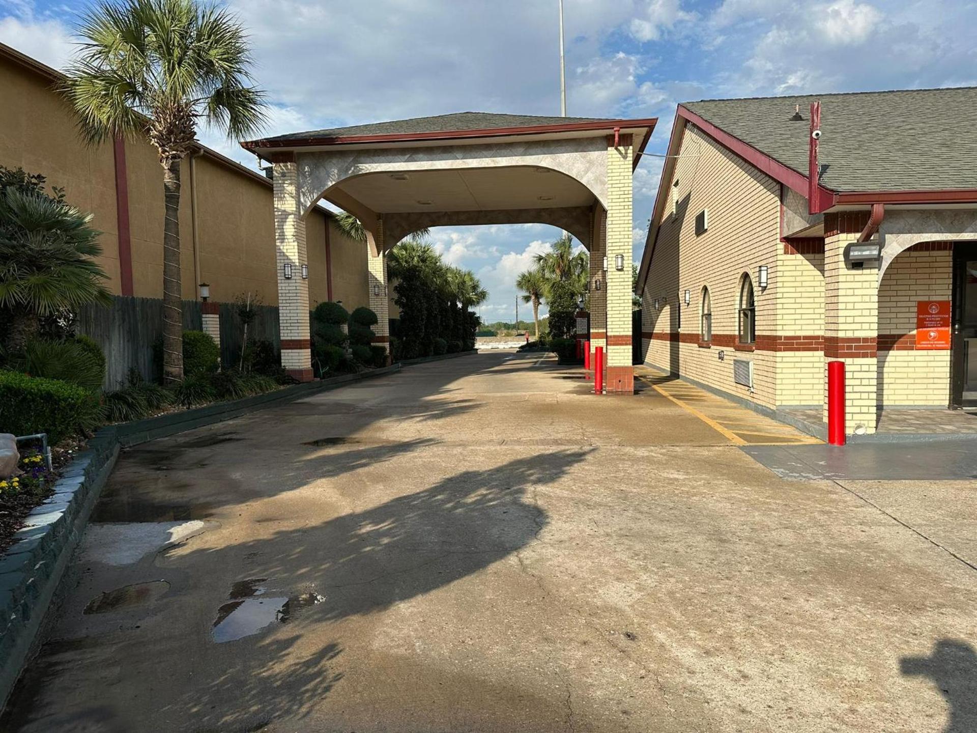Palace Inn I-45 & Bellfort photo 46