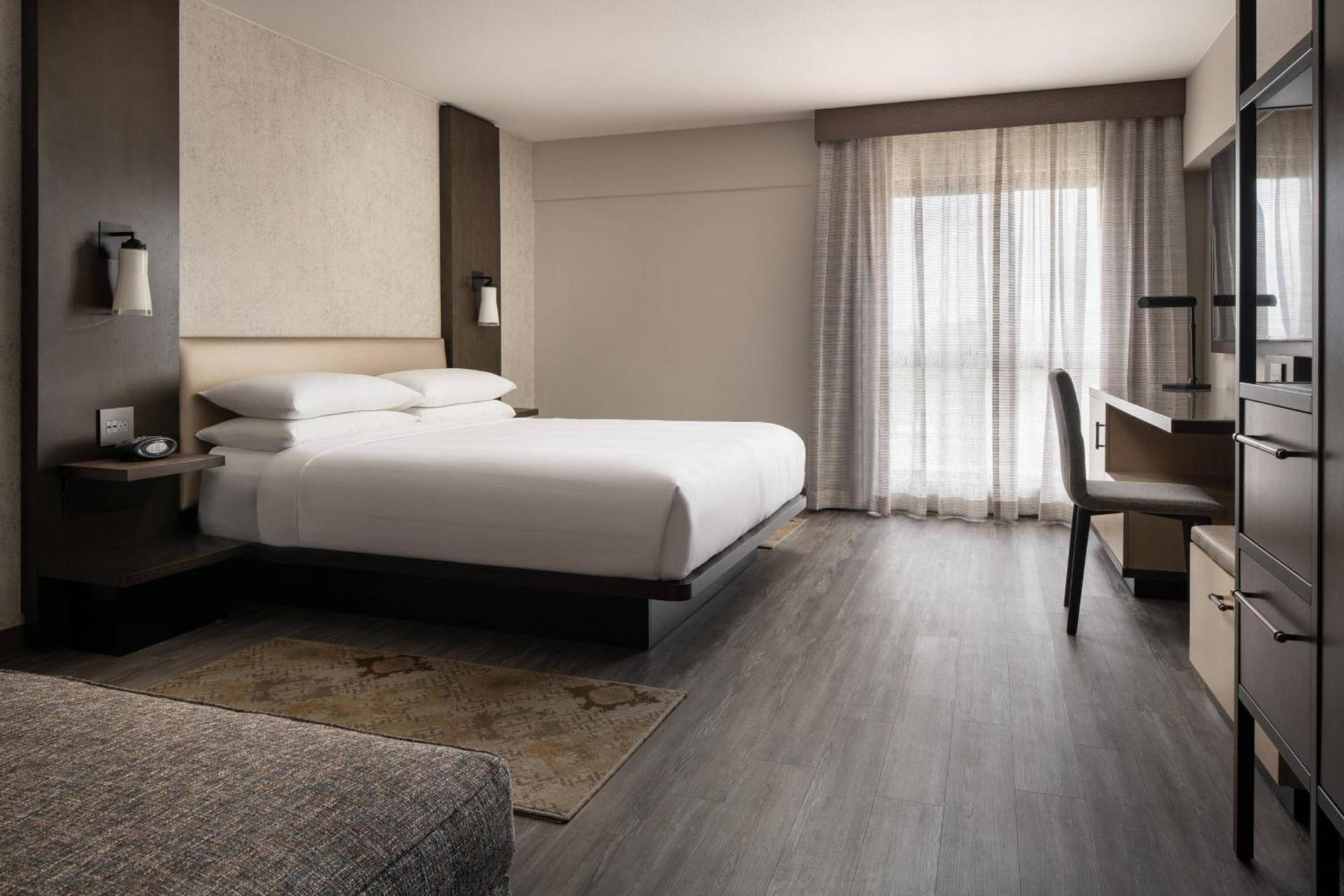 Marriott Riverside at the Convention Center photo 8